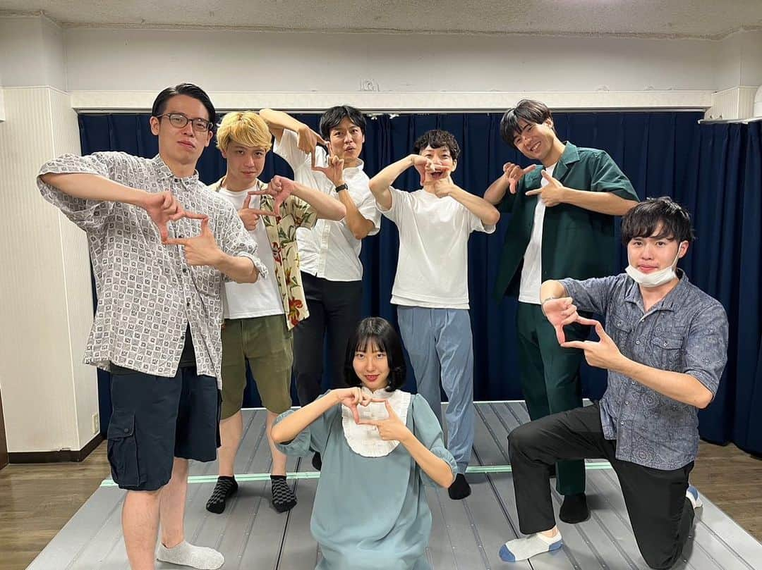 村民代表南川さんのインスタグラム写真 - (村民代表南川Instagram)「23/7/18(火)「HARADA」でした。  ネタ2本と企画のユニットライブ！ 2本とも新ネタを卸しました。  ネタ1:とても好みではあるけれどどうにも大人しすぎる。要改善🪨 ネタ2:小道具崩壊。いつか完全体でもう一度🐟 企画:PSVITA？？  次回は8/17(木)19時から新宿Fu+801にて！ゲストは「美魔女」のお2人！  ①②全体 ③実はけん玉上手な#ビックシカゴ 森山くん ④ビル街に立つビックシカゴ福澤くん ⑤顔の系統が近い#美魔女 ヤヤシルバくん ⑥メンタリティが近い#瑞香理保 ちゃん ⑦顔のパワーが強い#グータン森山 くん  #シマウマフック やかべさん #ニモテン コマゴメくん #村民代表南川」7月19日 0時33分 - son_d_min