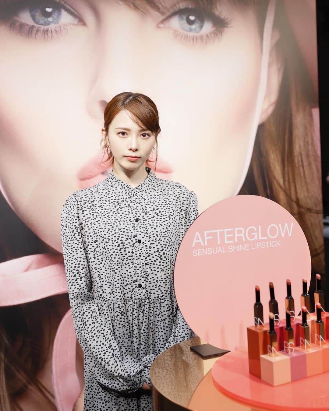 西村歩乃果のインスタグラム：「THE AFTERGLOW COLLECTION に行ってきました  NARSの新作リップとチーク すごく可愛くて使うのが楽しみ😊 7/21発売らしいです🙌  #NARSGlow  #ナーズアフターグロー」