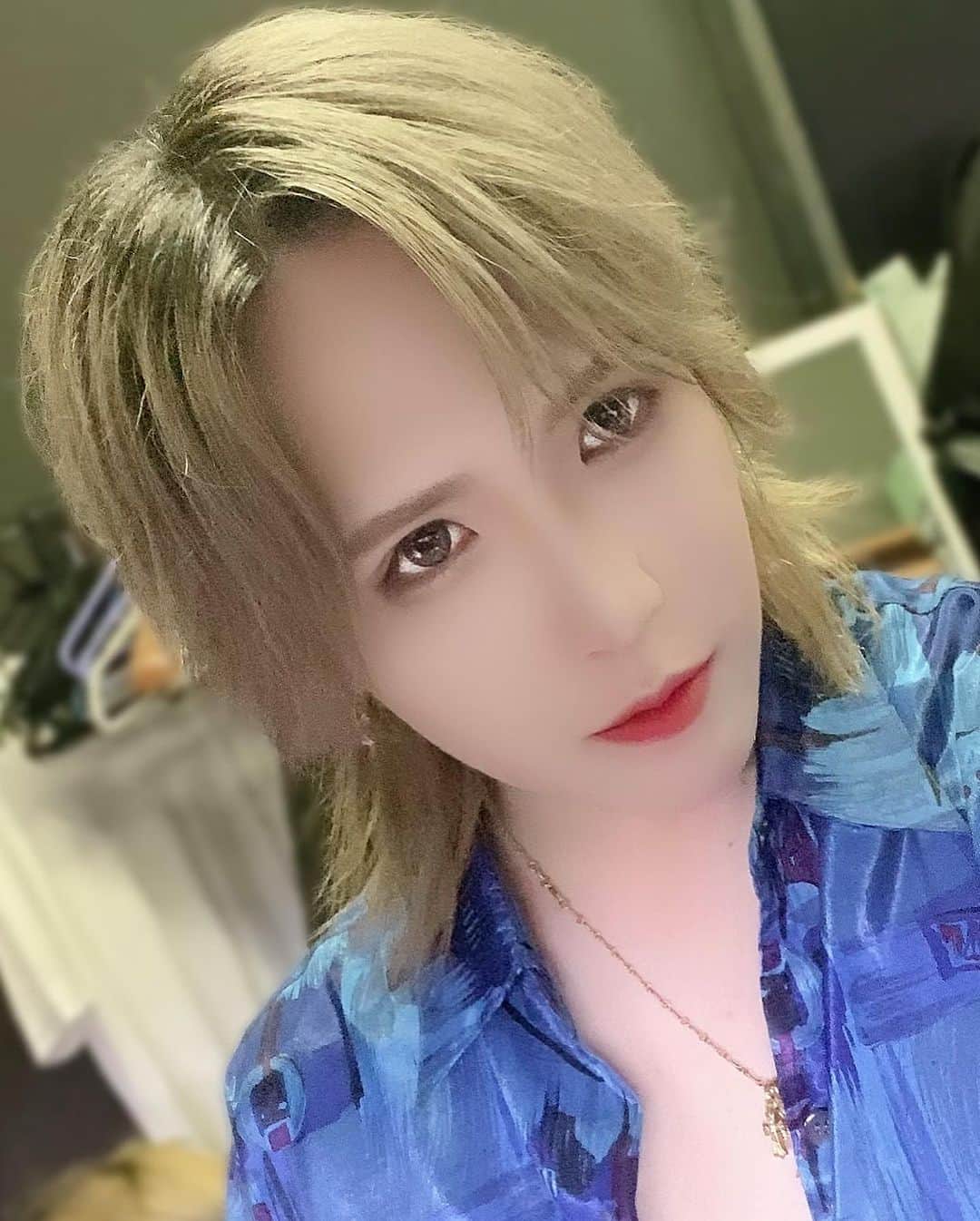つかさしさんのインスタグラム写真 - (つかさしInstagram)「夏服限定っていうからそういう格好したのにだ〜れがホストの社員旅行やねん  2023.717 パリピライブ」7月19日 1時12分 - tsukasashi_25