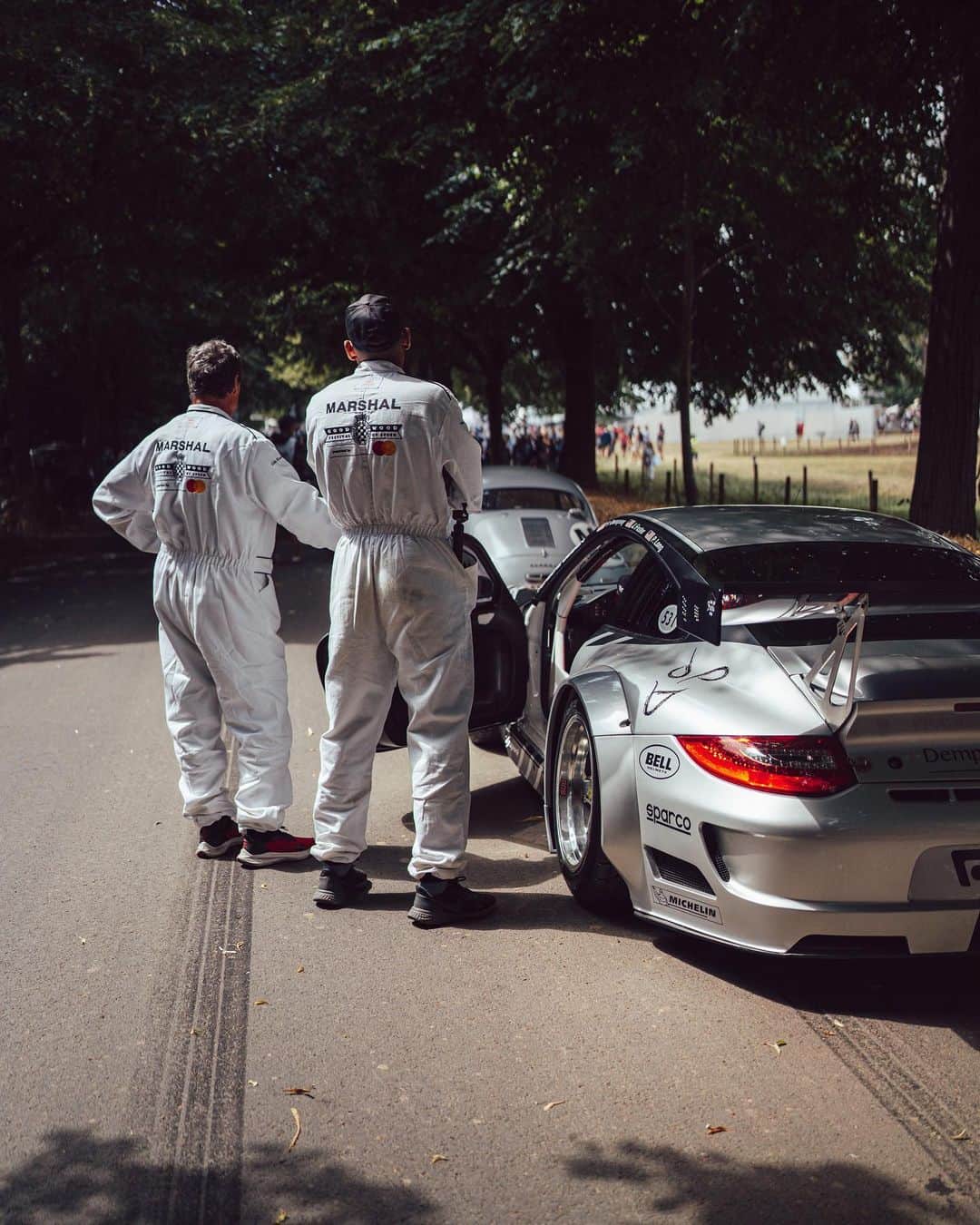 Porscheさんのインスタグラム写真 - (PorscheInstagram)「Glorious events like the Goodwood Festival of Speed prove that our community is unique. Thank you to the fans, the drivers, the teams – and the tractors – who helped us create this special weekend together.」7月19日 1時22分 - porsche