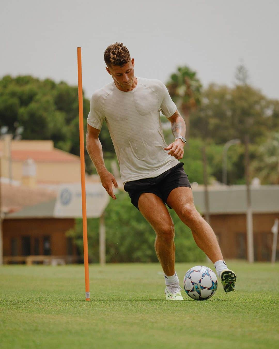 ロス・バークリーさんのインスタグラム写真 - (ロス・バークリーInstagram)「Working with @bastraining today. ⚽️🏃🏽‍♂️😰」7月19日 1時23分 - rossbarkley