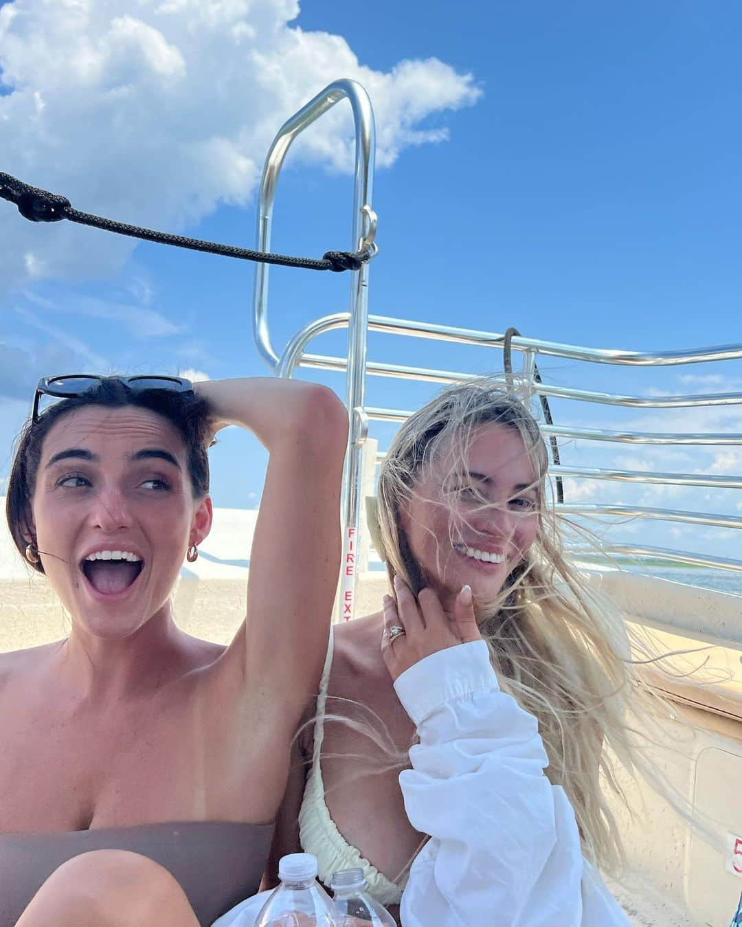 ブリアナ・ホリーさんのインスタグラム写真 - (ブリアナ・ホリーInstagram)「the best birthday surprise 🥰♥️🌈」7月19日 1時27分 - bryanaholly