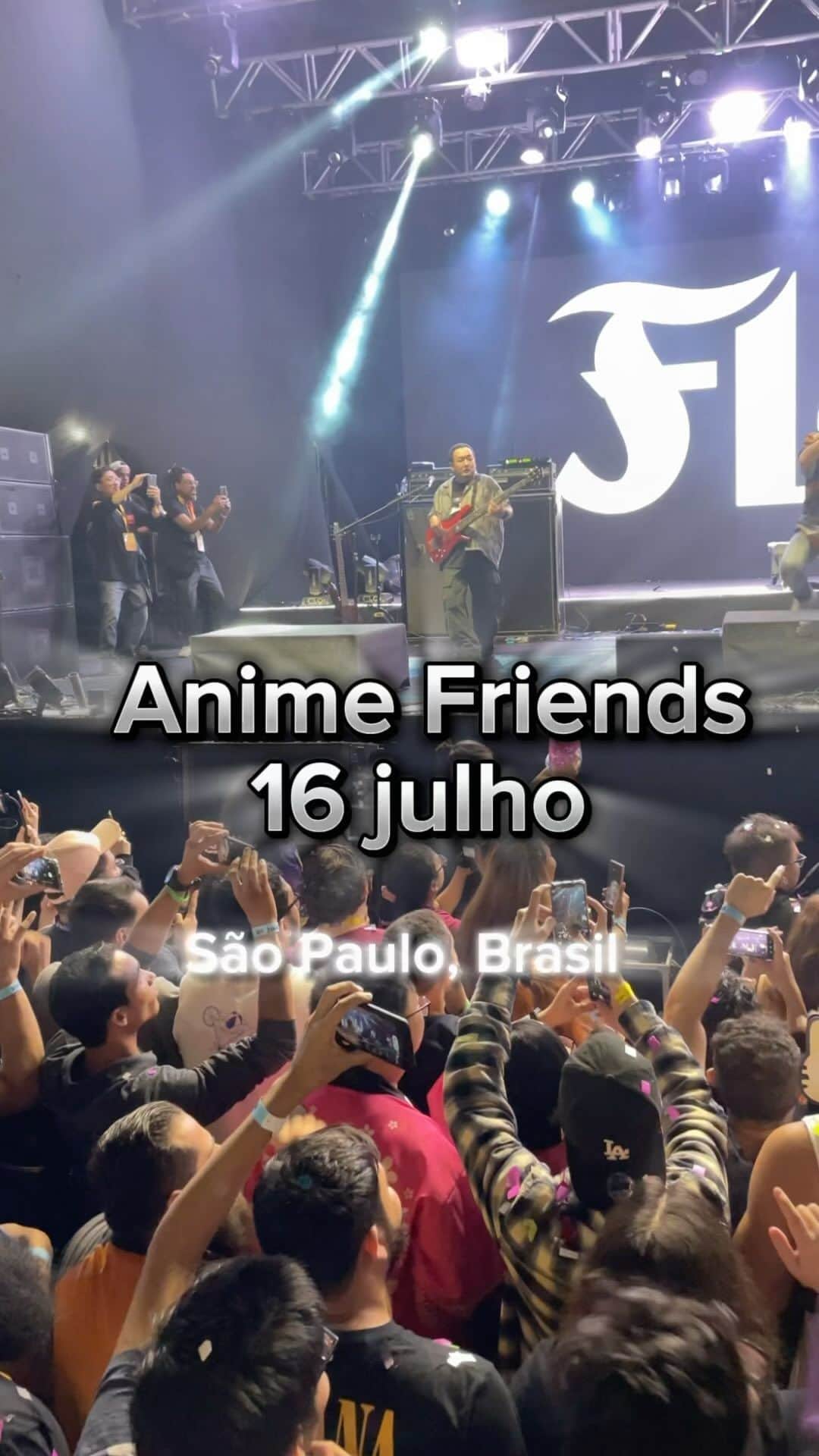 FLOWのインスタグラム：「Obrigado a todos que vieram ver nosso show em São Paulo. Você são demais!!!! Nós definitivamente vamos voltar pro Brasil!! @animefriends   Thank you to everyone who came to our show at Anime Friends in Brazil!! We had a blast!!  サンパウロのアニメフレンズの2日目のライブに来てくれたみなさんありがとうございました！最高です！ またブラジルに戻ってきます！  #japaneseband #anime #animeinstagram #animemusic #japanesemusic #jpop #jrock #jmusic #naruto #FLOW #FLOW_JAPAN #codegeass #samuraiflamenco」
