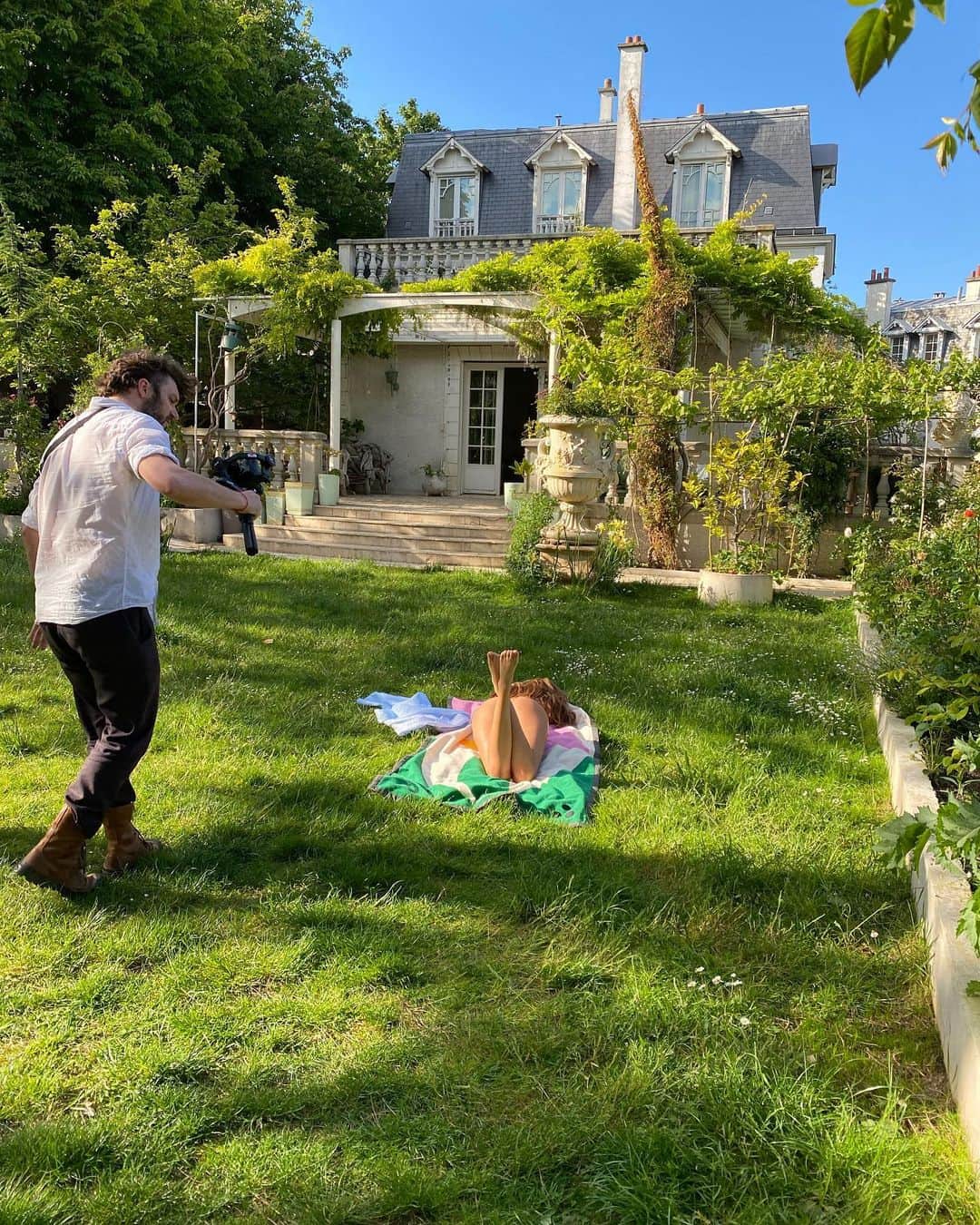 ザヒア・ドゥハールさんのインスタグラム写真 - (ザヒア・ドゥハールInstagram)「📸 @jonverleysen  @jeanmicheldacquin @sasha.cantrelle 🎶 ❤️」7月19日 1時43分 - zahiaofficiel