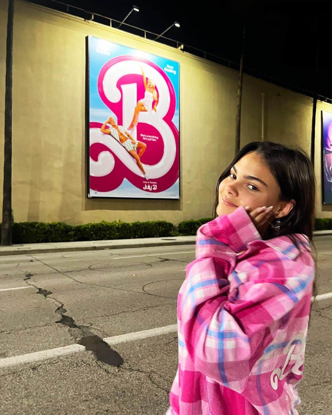 Instagramさんのインスタグラム写真 - (InstagramInstagram)「SORRY. @ariana_greenblatt (Ariana Greenblatt) can’t come to the phone right now. 💖🔥 ⁣ ⁣ The @barbiethemovie (“Barbie”) actress is too busy counting down to the movie’s big release. Here’s #10Things from Ariana’s world.⁣ ⁣ 1. Barbie can’t come to the phone right now 💘⁣ 2. That Spider-Man wallet though…⁣ 3. Ready for her close-up 📸⁣ 4. A real good Barbie hug 👯‍♀️⁣ 5. Glam squad 💄✨💋⁣ 6. Balcony views fit for a dream house.⁣ 7. “She’s the boss. She’s Barbie!”⁣ 8. Cozy! (But make it fashion)⁣ 9. She said what she said! 🌈⁣ 10. Billboard Barbie 🙂⁣ ⁣ (Previously recorded)」7月19日 1時50分 - instagram