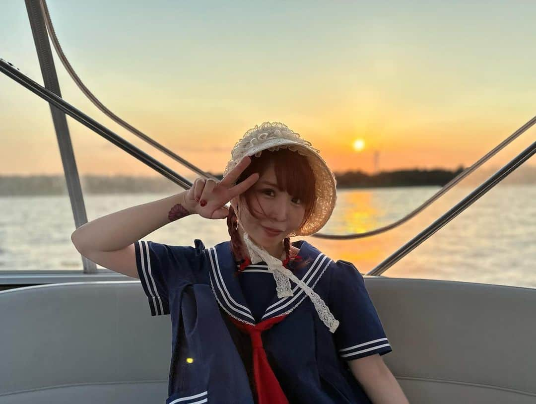 大森靖子さんのインスタグラム写真 - (大森靖子Instagram)「METAMUSE 夏の♡正解クルーズ 最高の海でした…♡ いつも私のやりたいことを全力で楽しんで、幸せになる覚悟をもって現場に来てくださっていることを誇りに思います！  セトリ  1号  ザ⭐︎ピース(登場カラオケ) I love you (弾語り) TOKYO BLACK HOLE(弾語り) ミッドナイト清純異性交遊(カラオケ) きゅるきゅる(カラオケ)  2号  ザ⭐︎ピース(登場カラオケ) I love you (弾語り俺の海ver) KEKKON(弾語り) ミッドナイト清純異性交遊(カラオケ) ひらいて(カラオケ)  3号VIP  ザ⭐︎ピース(登場カラオケ) I love you (弾語り) SUMMER SHOOTER(弾語り) TOKYO BLACK HOLE(弾語り)  カラオケ あの紙ヒコーキくもり空わって 19 secret bace〜君がくれたもの　ZONE ハナノユメ　チャットモンチー なぜ　Hysteric Blue かもめはかもめ　中島みゆき 長い夢　YUKI プラネタリウム　大塚愛 ミッドナイト清純異性交遊」7月19日 2時00分 - omorimori