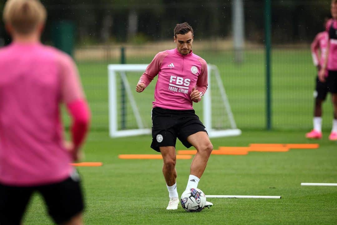 ハリー・ウィンクスさんのインスタグラム写真 - (ハリー・ウィンクスInstagram)「Working⚽️」7月19日 2時17分 - harrywinks