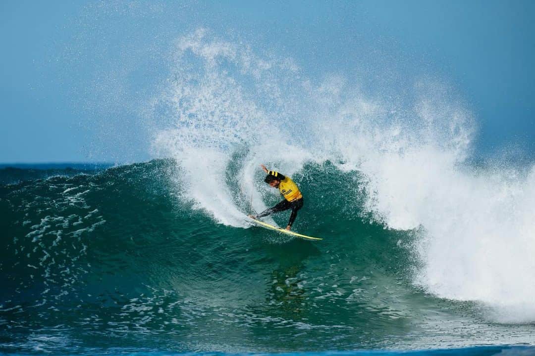 フィリッペ・トレドのインスタグラム：「Feeling good and grateful for another day here in 🇿🇦. Stoked to accomplish one of my goals and to be onto the final’s day tomorrow. Thank you Jesus, and thanks to every one in my corner 🙌🏻   Me sentindo muito bem e grato por mais um dia aqui na 🇿🇦. Muito feliz em ter alcançado uma das minhas metas e por estar no final’s day amanhã. Obrigado Jesus, e obrigado a todos que me apoiam 🙌🏻」