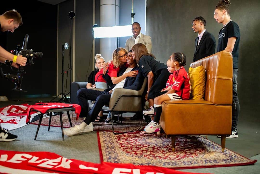 マーカス・ラッシュフォードのインスタグラム：「A proud day for me and the family ❤️」