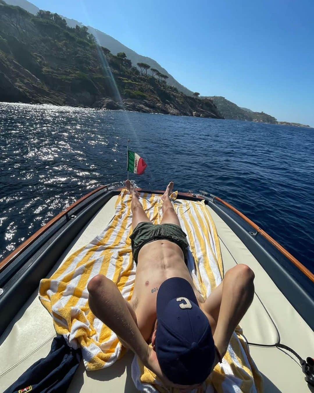 アレックス・デミノーのインスタグラム：「Another holidays in the books! Italy you have my heart 🇮🇹❤️」