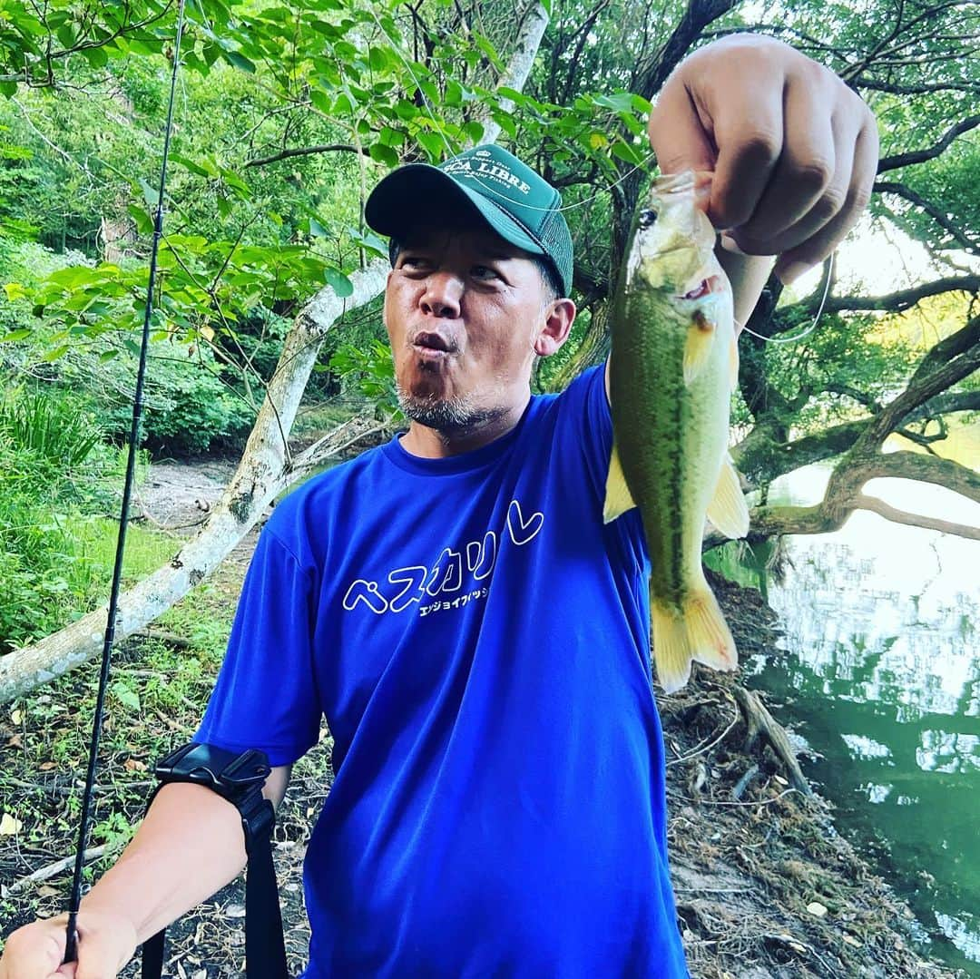 進祐哉さんのインスタグラム写真 - (進祐哉Instagram)「連戦前のオフに🎣 夏をなめすぎた男達は遂に雄蛇ヶ池を攻略した👊 昼からやるのはやめようと思います🥵  #ペスカリブレ」7月19日 4時04分 - susumu.0114