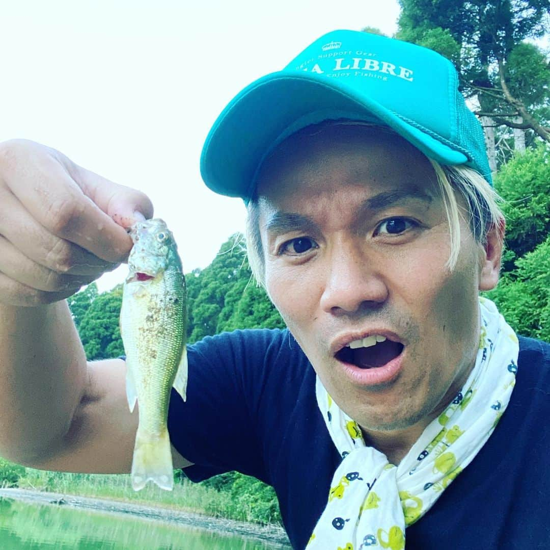 進祐哉さんのインスタグラム写真 - (進祐哉Instagram)「連戦前のオフに🎣 夏をなめすぎた男達は遂に雄蛇ヶ池を攻略した👊 昼からやるのはやめようと思います🥵  #ペスカリブレ」7月19日 4時04分 - susumu.0114