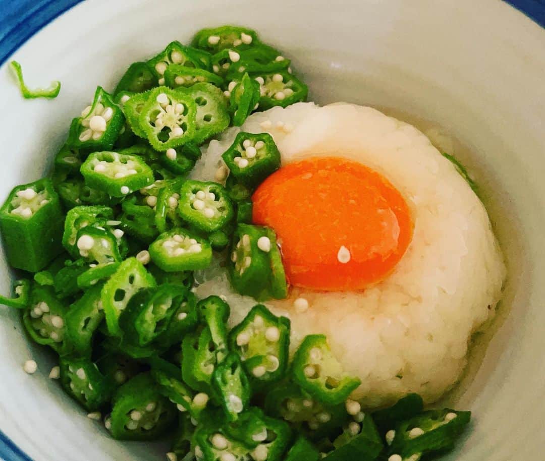 大鶴義丹さんのインスタグラム写真 - (大鶴義丹Instagram)「最近ハマってる、 オクラ生卵丼。 #朝飯」7月19日 9時39分 - gitan.ohtsuru