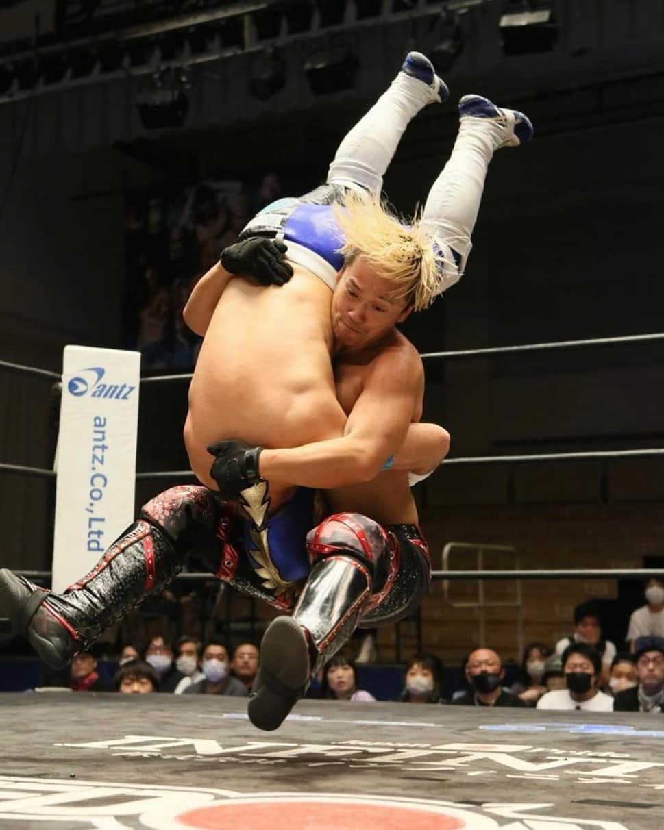進祐哉のインスタグラム：「💥」