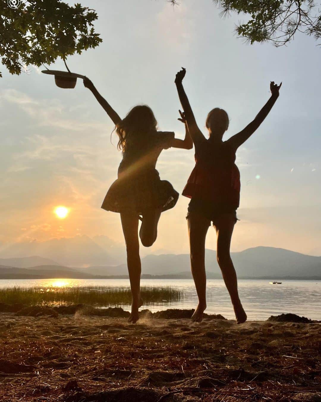のインスタグラム：「💕S U M M E R💕   #kiteandlulu #kiteandbutterflycollective #maine」
