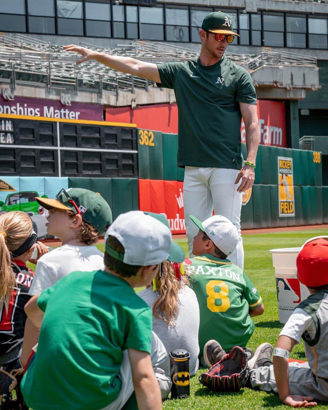 オークランド・アスレチックスさんのインスタグラム写真 - (オークランド・アスレチックスInstagram)「Enjoying some fun in the sun at today’s Coliseum Clinic presented by @nike! ☀️⚾️」7月19日 5時55分 - athletics