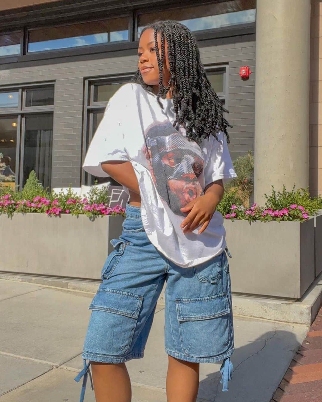 Urban Outfittersさんのインスタグラム写真 - (Urban OutfittersInstagram)「The jorts are jorting. 💙 #uocommunity  📸: @uo_pittsburgh @oh_anthonio @maliaoonline @ptowngirls @lxvelynee @jermainefaust_ @mina_ilm_ @youloverubi」7月19日 7時00分 - urbanoutfitters