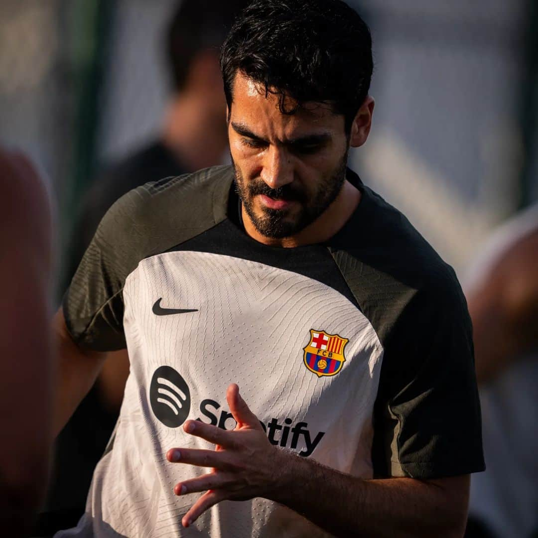 イルカイ・ギュンドアンさんのインスタグラム写真 - (イルカイ・ギュンドアンInstagram)「... and so it begins! First training day - let's go... 🔥🔵🔴⚽ @fcbarcelona」7月19日 6時59分 - ilkayguendogan