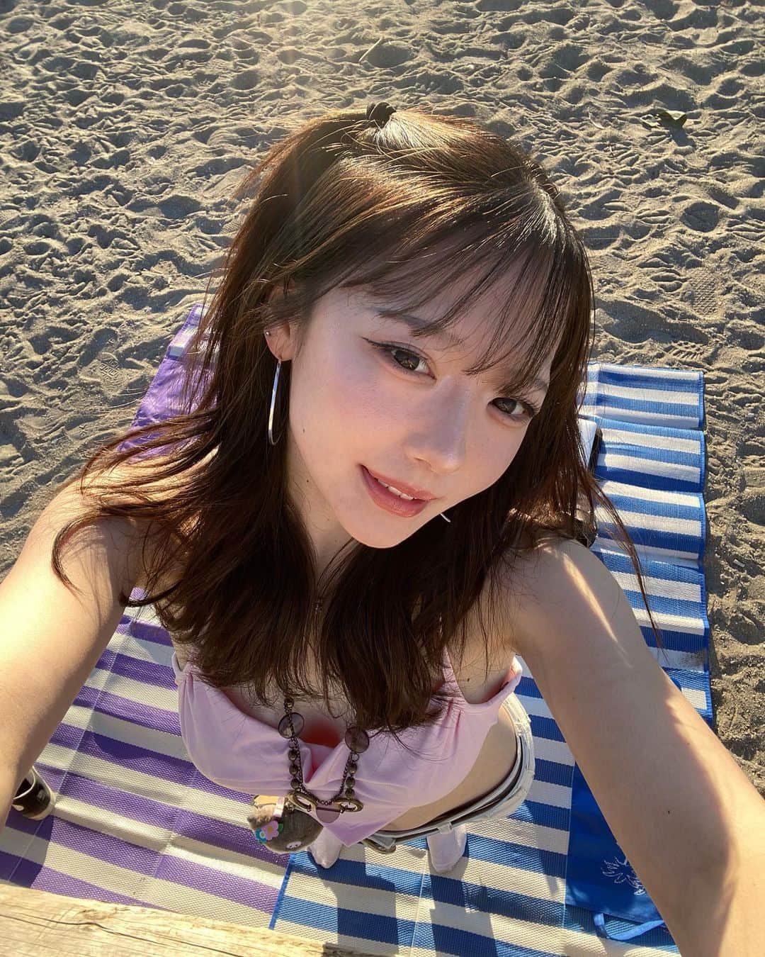 尾形咲季さんのインスタグラム写真 - (尾形咲季Instagram)「ギャルworkerオンザビーチ」7月19日 7時23分 - sakiiogata