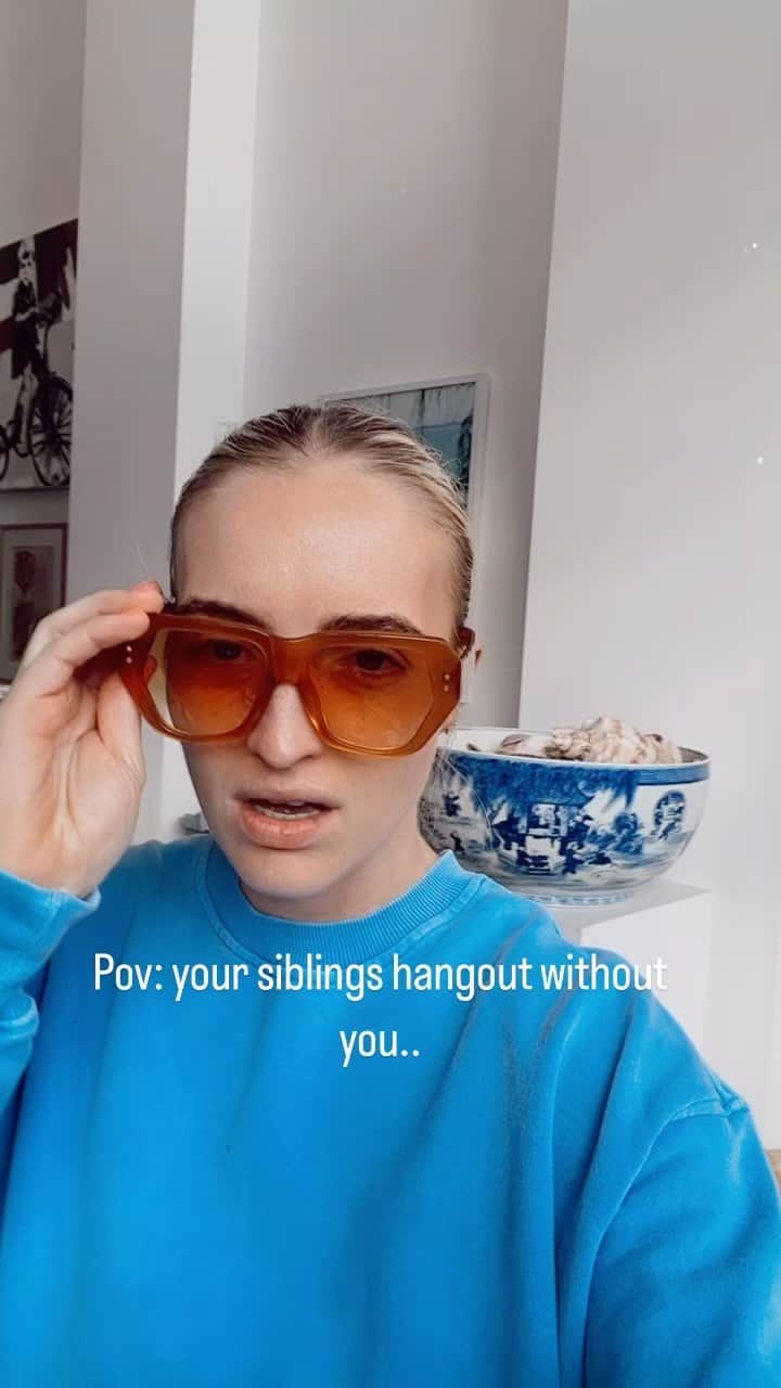 シェパードのインスタグラム：「Ya dead to me if you hang out without me @amysheppardpie @sheppardgj 💀💀」