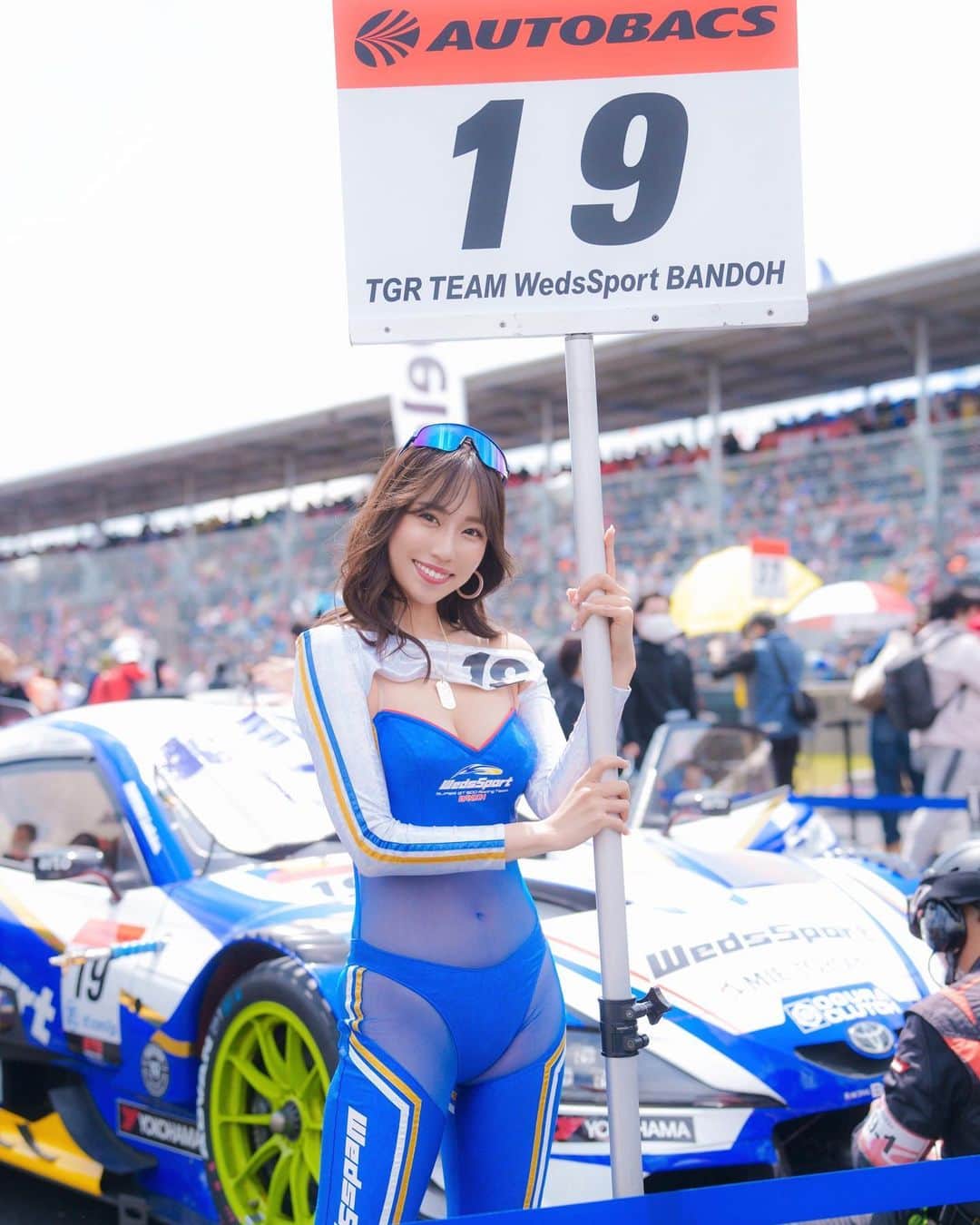 霧島聖子のインスタグラム：「今日は19号車の日⚡️ 前回優勝を飾り絶好調の19号車! まもなく開催のSUPER GT Rd.4富士でも熱いご声援お願いします☝🏻  💙RACING PROJECT BANDOH 優勝記念セールは31日迄! ▶️https://shop.bandohracing.com/products/list.php  💛日本RQ大賞コスチューム部門 2023WedsSport Racing Galsにノミネート投票してね✨ ▶️galsparadise.com/rq2023_cos_pre   #SUPERGT  #SGT  #GT  #tgrteamwedssportbandoh  #WedsSport  #BANDOH  #wedssportracinggals  #racequeen  #RQ」