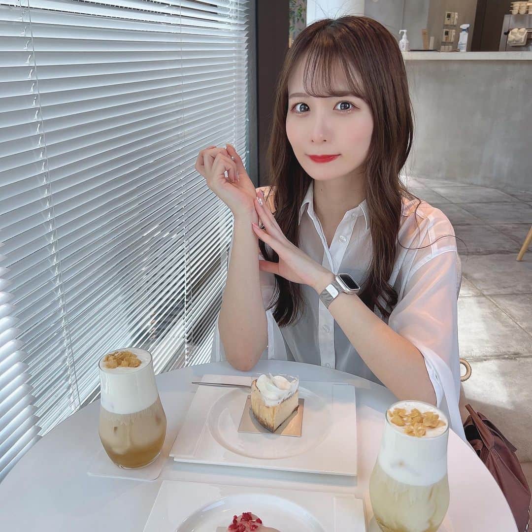 のインスタグラム：「バスクチーズケーキめっちゃすきなの🧀💛   #表参道  #カフェ #nanatea」