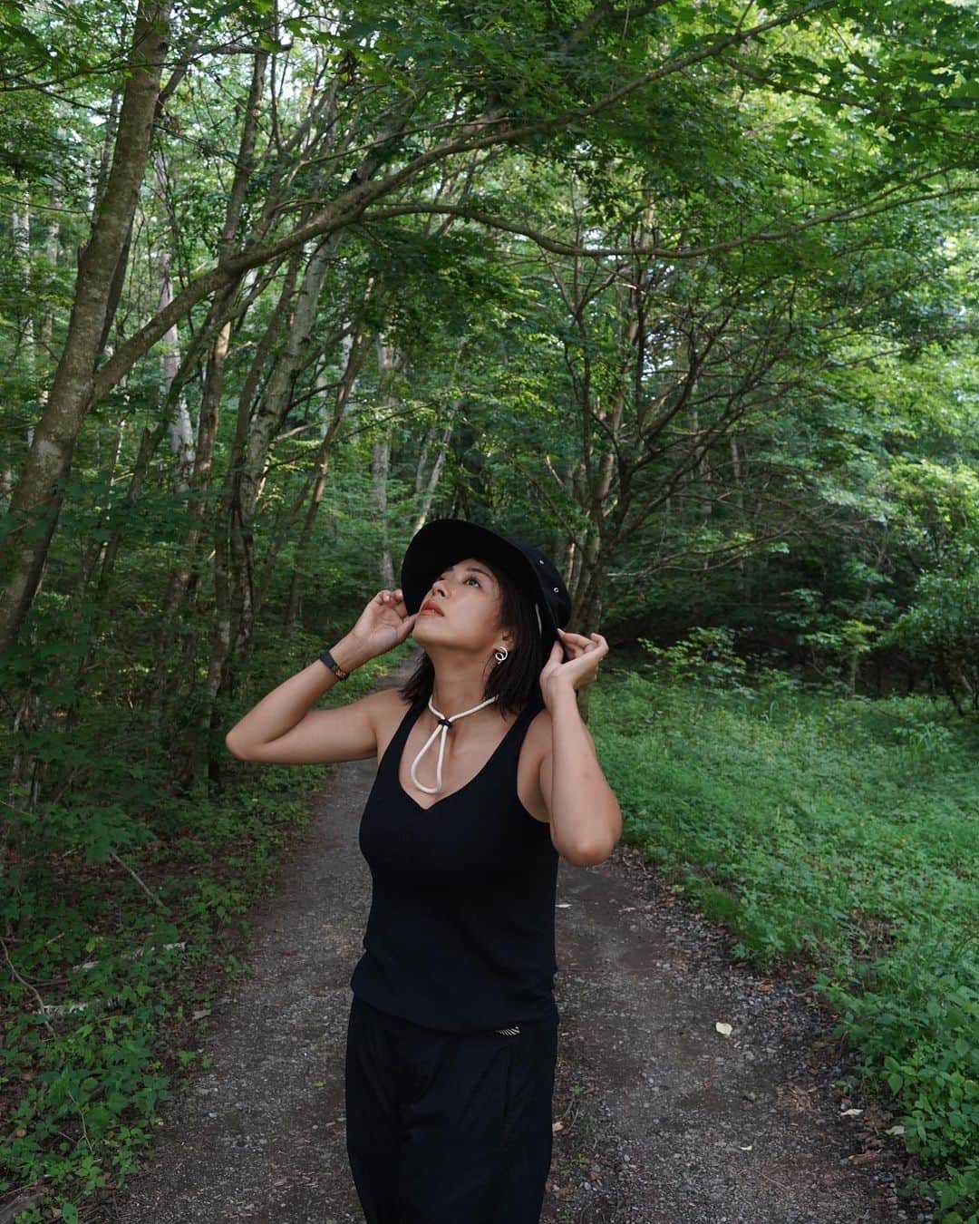 わちみなみのインスタグラム：「🌿  カメラちゃん📸  #sony」
