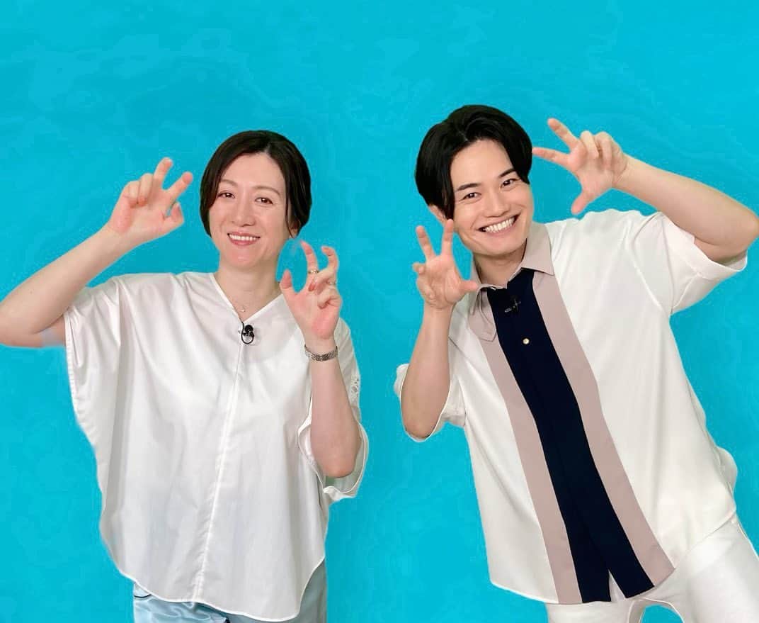 野々村友紀子のインスタグラム：「本日19:25〜Eテレ【ハロー！ちびっこモンスター】  きょうだい喧嘩にお悩みのみなさーん！ 今回はすごい解決策をてぃ先生が教えてくれますよー！ ぜひ参考にしてみてくださいね✨  ホワイトのブラウスはこちらのもの↓ @lephil_official」