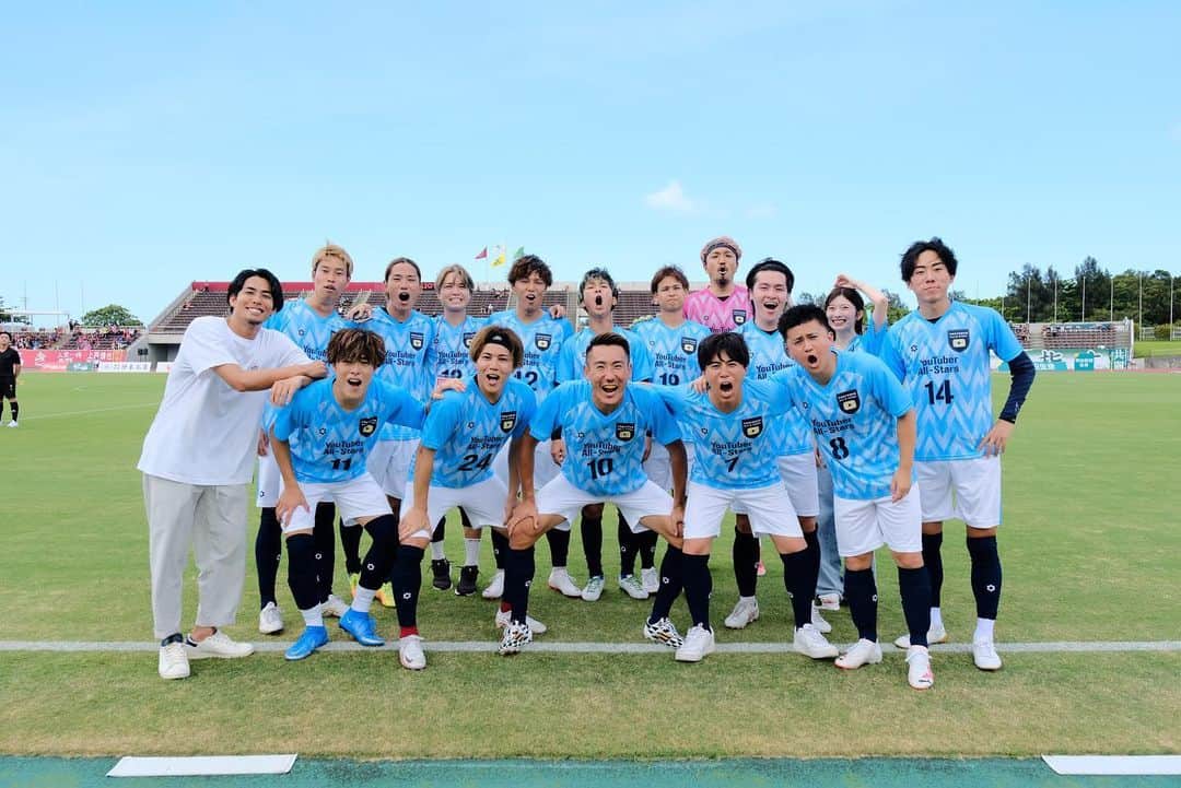 のインスタグラム：「サッカー系YouTuberオールスターズ vs FC琉球レジェンズ🔥🔥🔥  とても素晴らしいイベントに参加させて頂きありがとうございました!😊  スペシャルマッチを観に来て頂いた皆様本当ありがとうございます😆  FC琉球関係者の皆様もお忙しい中、サポートして頂き本当にありがとうございました!🙇‍♂️  FC琉球も逆転勝利で最高に素晴らしい試合でした⚽️🔥  #fc 琉球 ##soccer #football #サッカー」