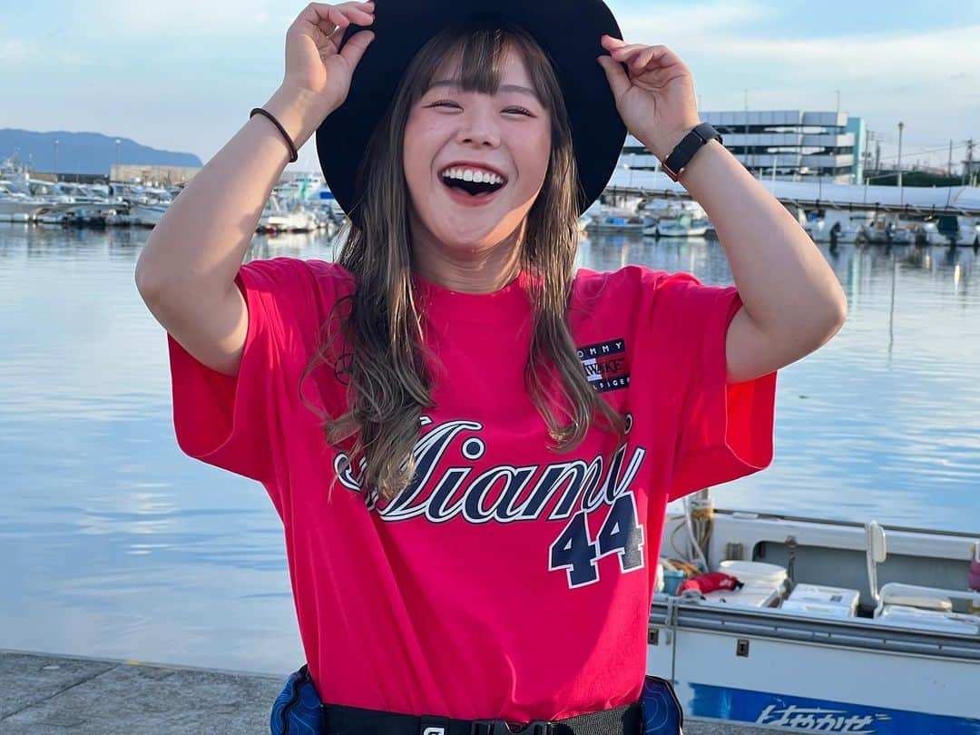 吉田有里のインスタグラム：「Tommy Hilfiger x  Mercedes-AMG F1 x Awake NY🏎️🎖️  コラボウェアをメルセデスさんより頂きました⭐️ 後数種類ありますがとりあえず2種類を紹介させていただきました😊 ・ 明日から後半戦も頑張ります💪💪 ・ ・ #44  #63  #85」