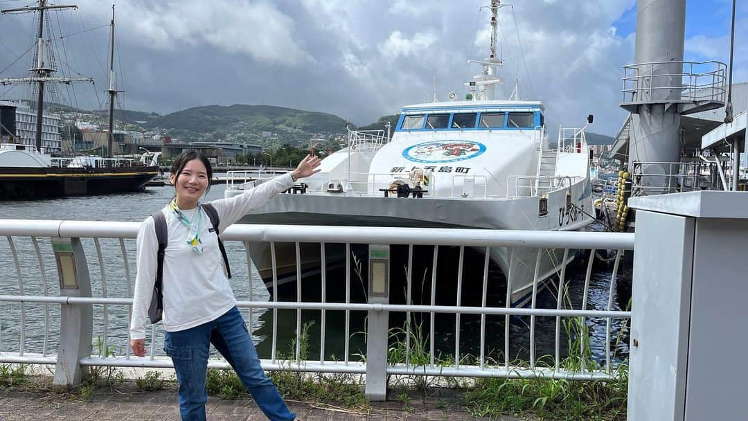 平地真菜のインスタグラム：「こんにちは、五島産業汽船です🛳  ＮＢＣ長崎放送の夕方の番組、Ｐｉｎｔ！の気象予報士・平地真菜さんが、この度爆釣carモニター利用、そして弊社運航の高速船へご乗船下さいました！  釣りが趣味という平地さん💡  上五島での釣りは経験済とのことですが、爆釣car搭載品利用で身軽に上五島へ行かれるのは初めてとのことで大変喜んでおられました🤗  また、弊社が運航している高速船びっぐあーすに乗船されるのも初めてだったそうで、「双胴船」の構造に大変興味津々でした！  上五島・鯛ノ浦港に到着後の爆釣carとの初対面は！？  果たして釣果はどうだったのか！？  五島産業汽船では週に１回ペースで爆釣carに関する投稿をしておりますので、気になる続きは次の投稿まで楽しみにお待ちください^^  #アジング  #エギング  #爆釣  #爆釣car  #ルアー  #レンタカー  #上五島  #五島  #五島列島  #釣りの聖地  #釣り  #防波堤  #海釣り  #中通島  #五島産業汽船  #長崎  #モビリティ  #toyota  #平地真菜 さん #モニター利用 ありがとうございます！ #nbc長崎放送  #長崎放送  #pint  #ウェザーマップ   @mana_hirachi さん😊」