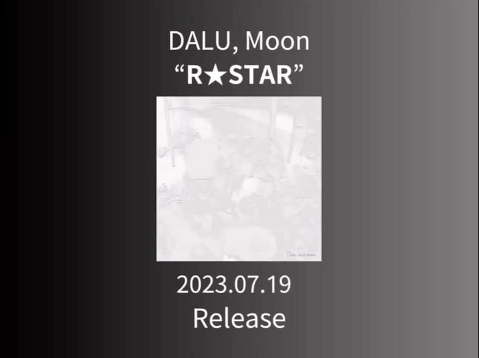 DIG DA GOOD IMCのインスタグラム：「【Release Info】  HOKTプロデュース作品  Thai × Japan Music Camp 第7弾！  "R★STAR" / DALU, Moon  [Download / Streaming] https://lnk.to/bpa_RSTAR  DALUはROCK出身というHipHopシーンでは異色のバックグラウンドを持ち、それを感じさせるメロディックなフローで注目を集めているTYVの中心人物的なラッパーである。  一方今作でDALUとタッグを組むMOONは、タイのHIPHOPシーンでも異色のカラーで注目されている。タイの人気ウェブメディアHIPHOP CULTUREはそのスタイルを”EMO-TRAP”と称し、そのエモーショナルでメロディックなオリジナルスタイルを賞賛している。   「R★STAR」は「ロックスター」と読み、DALUとMoonのバックグラウンド90’sパンクサウンドを取り入れた大胆な作品が完成。現地タイでの初めてのセッションにより親交を深めた二人が、自身のルーツを語り合う中で制作された二人にとっても意味深い作品となっている。  DALU @dalu______  Moon @lostboyinternet  Prod.by @gbangflame   bpm plus asia presents “Thai Japan Music Camp” Executive produced by: DABOYWAY and HOKT @daboyway @hokt_official  @bpmtokyoplusasia  #DALU #Moon #R_STAR #ロックスター #bpmplusasia #KSR #HIPHOP #ฮิปฮอป #힙합 #说唱」