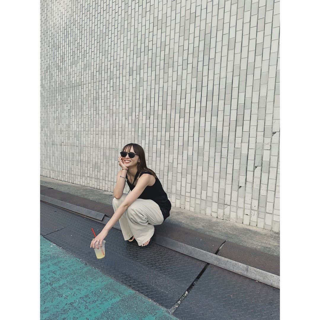 野尻美穂のインスタグラム：「暑すぎて冷蔵庫の氷食べ始めました。みなさん、水分補給も塩分補給もしっかりしましょうね🥺 私は昨日頭が痛くて立ち上がれなかった〜 元気が1番🫡」