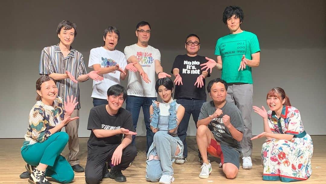 溜口佑太朗のインスタグラム：「昨日は大喜利一答勝負の大会「徒手空拳」に出させていただきました。 AMEFURASSHIの小島さんが優勝を掻っ攫っていきました。上手くて強い大喜利で凄い子。 この人達の中での準優勝も嬉しいけど、やっぱり優勝凄い！ 凄く楽しかったです次こそは。 #徒手空拳」