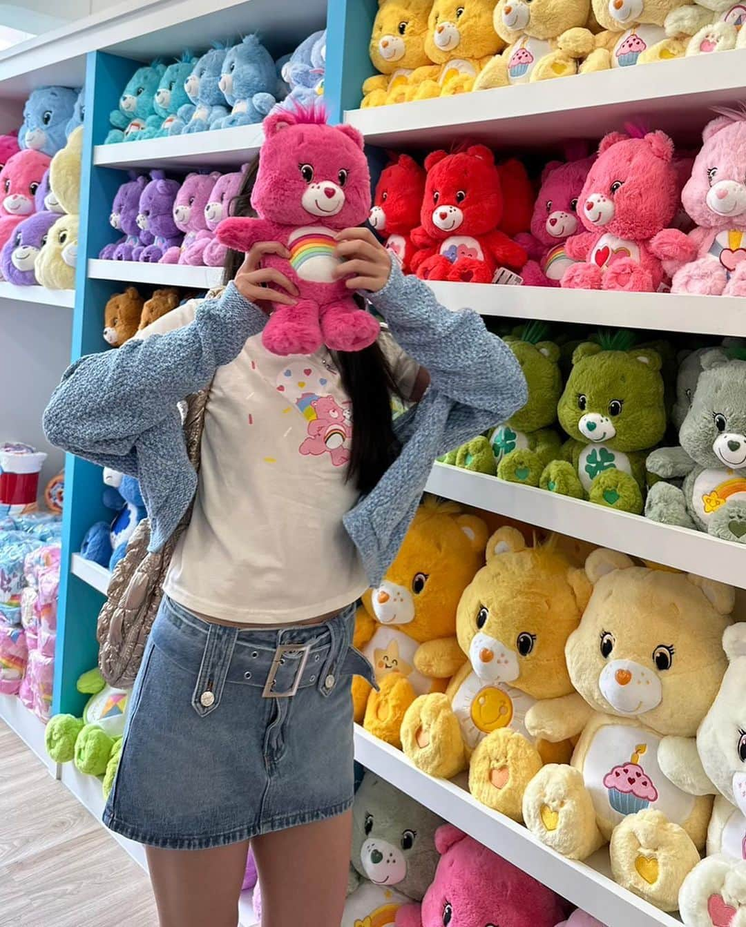 PIMTHAさんのインスタグラム写真 - (PIMTHAInstagram)「แคร์แบร์แล้วแคร์เราบ้าง 😜💖🌈  @carebears_thailand #seeknkeepclub_siamsoi2 #carebearsthailand」7月19日 18時17分 - pimtha