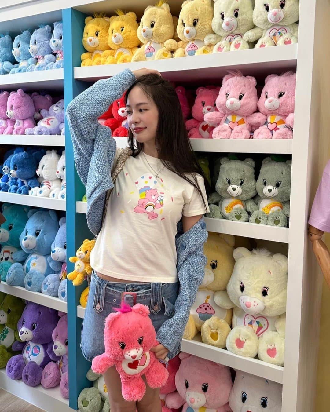 PIMTHAさんのインスタグラム写真 - (PIMTHAInstagram)「แคร์แบร์แล้วแคร์เราบ้าง 😜💖🌈  @carebears_thailand #seeknkeepclub_siamsoi2 #carebearsthailand」7月19日 18時17分 - pimtha