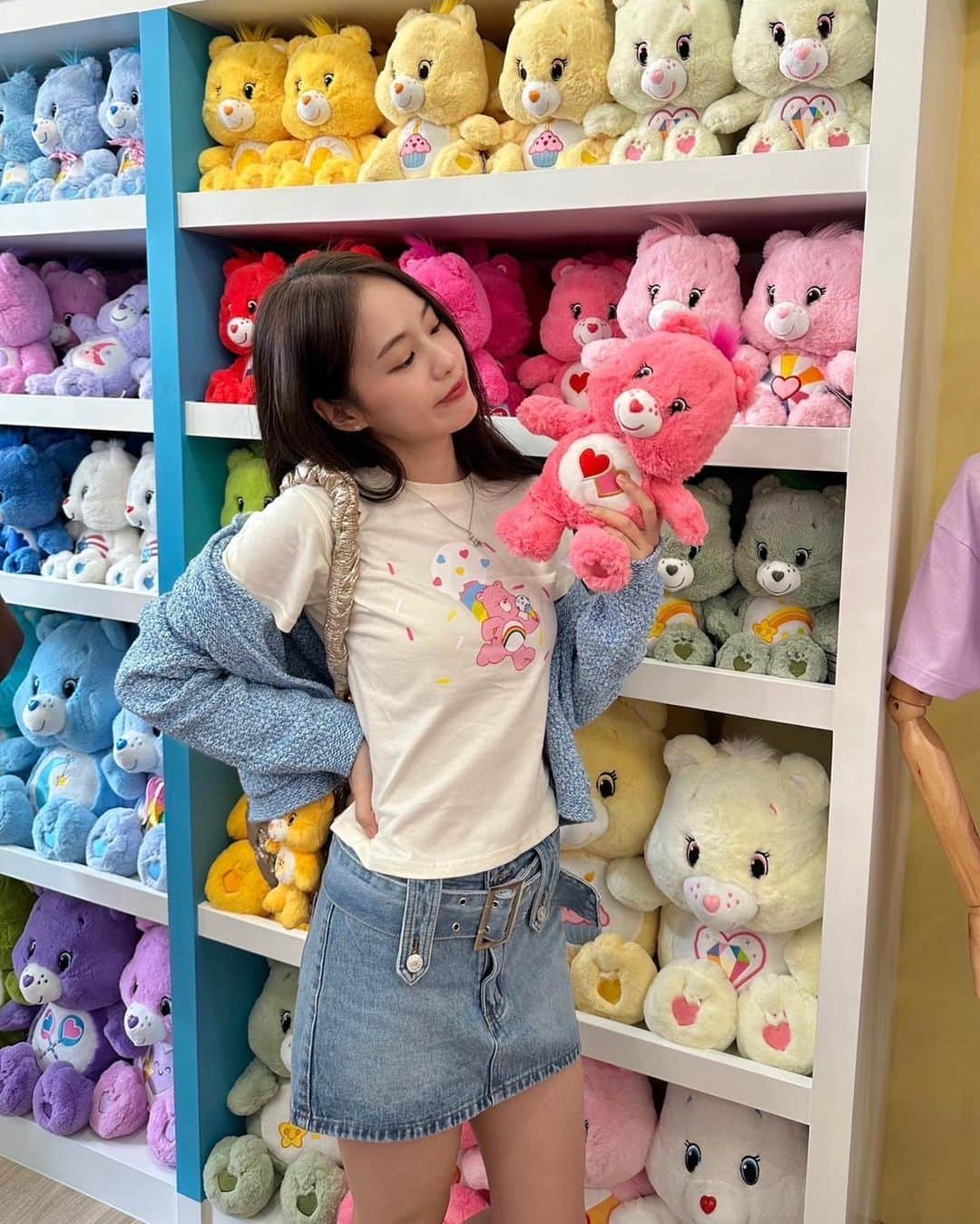 PIMTHAのインスタグラム：「แคร์แบร์แล้วแคร์เราบ้าง 😜💖🌈  @carebears_thailand #seeknkeepclub_siamsoi2 #carebearsthailand」