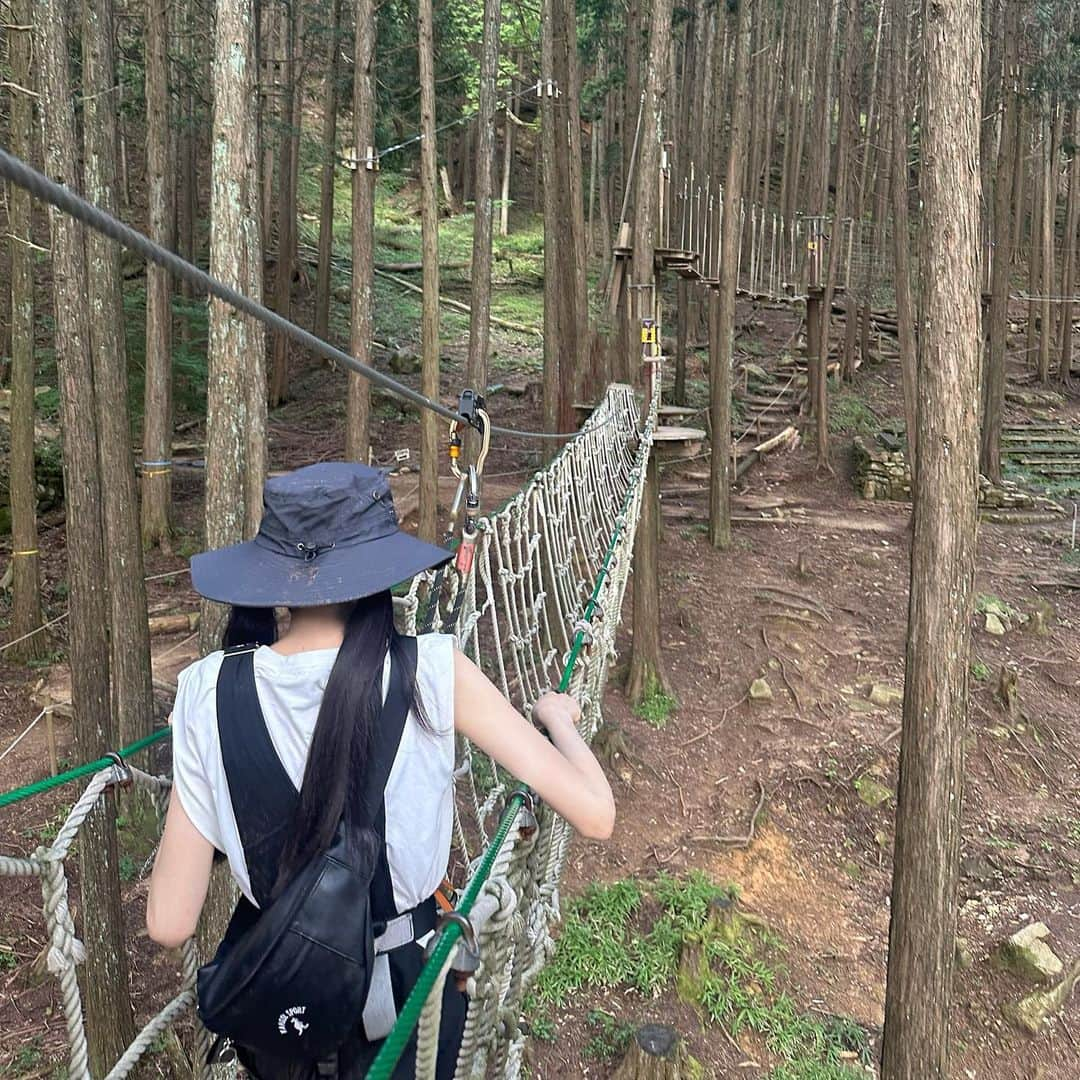 入江美沙希さんのインスタグラム写真 - (入江美沙希Instagram)「17歳になりました ⁡ 17歳は、今日よりも明日、明日よりも明後日と日々成長していきたいです！ 時間が過ぎるのは本当にあっという間だから毎日大切に、そして感謝を忘れず頑張ります🤍 ⁡ 17歳の私もどうぞよろしくお願いします！ ⁡ ⁡ ⁡ ⁡ ⁡ ⁡ ⁡ ⁡ #17歳#誕生日#アスレチック#大阪#Tシャツコーデ#Tシャツ#サロペット#サロペットコーデ#スニーカー#CONVERSE#コンバース#コンバースコーデ#夏コーデ#夏ファッション#夏服#ヘアアレンジ#ヘアアレ#前髪なし#ポニーテール#ツインテール#06#06년생#jk#jk2」7月19日 18時20分 - irie_misaki_official