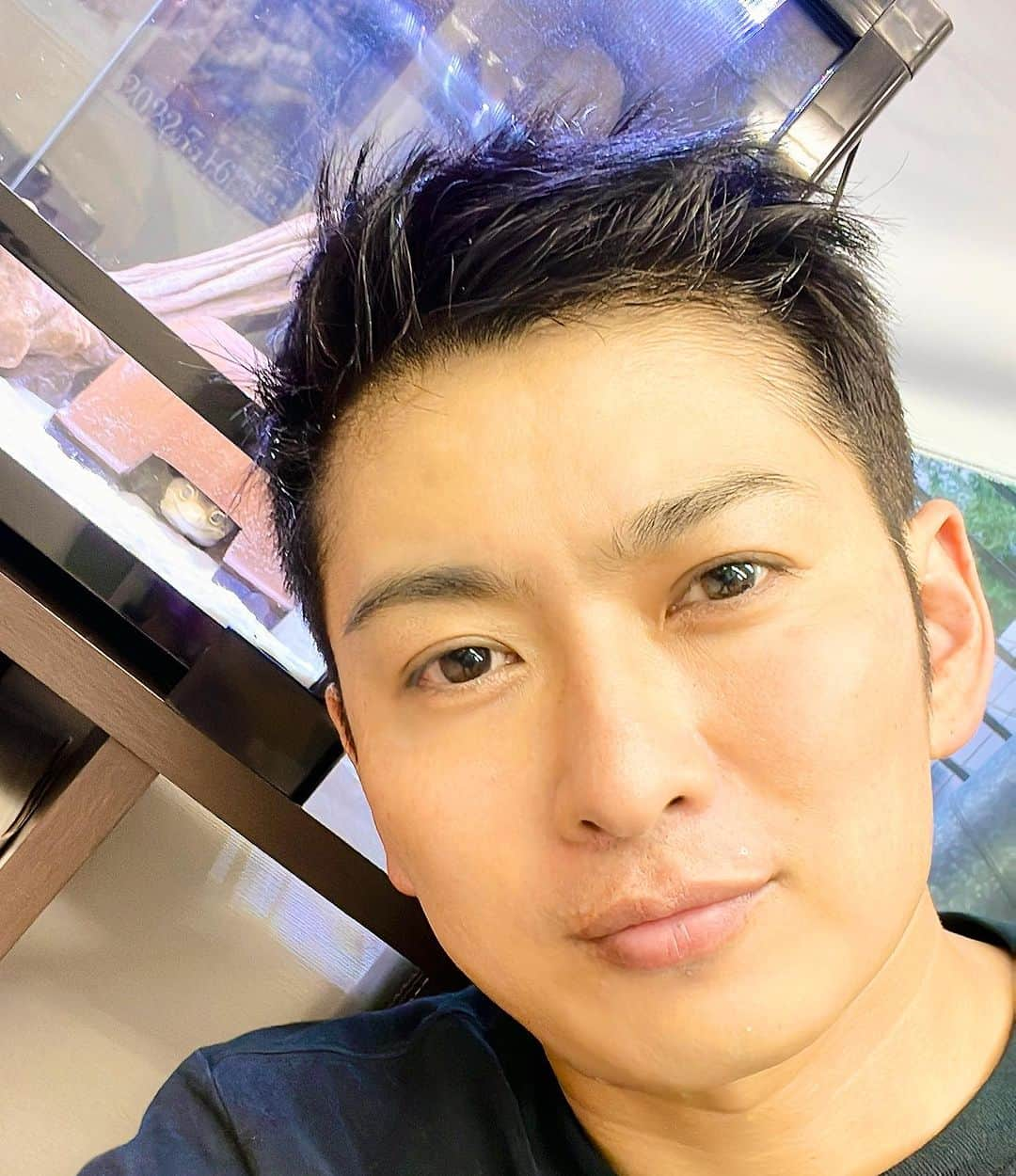 松田悟志のインスタグラム：「ガットインスタジオのマスコット、マーフィーくんとツーショット👶✨」