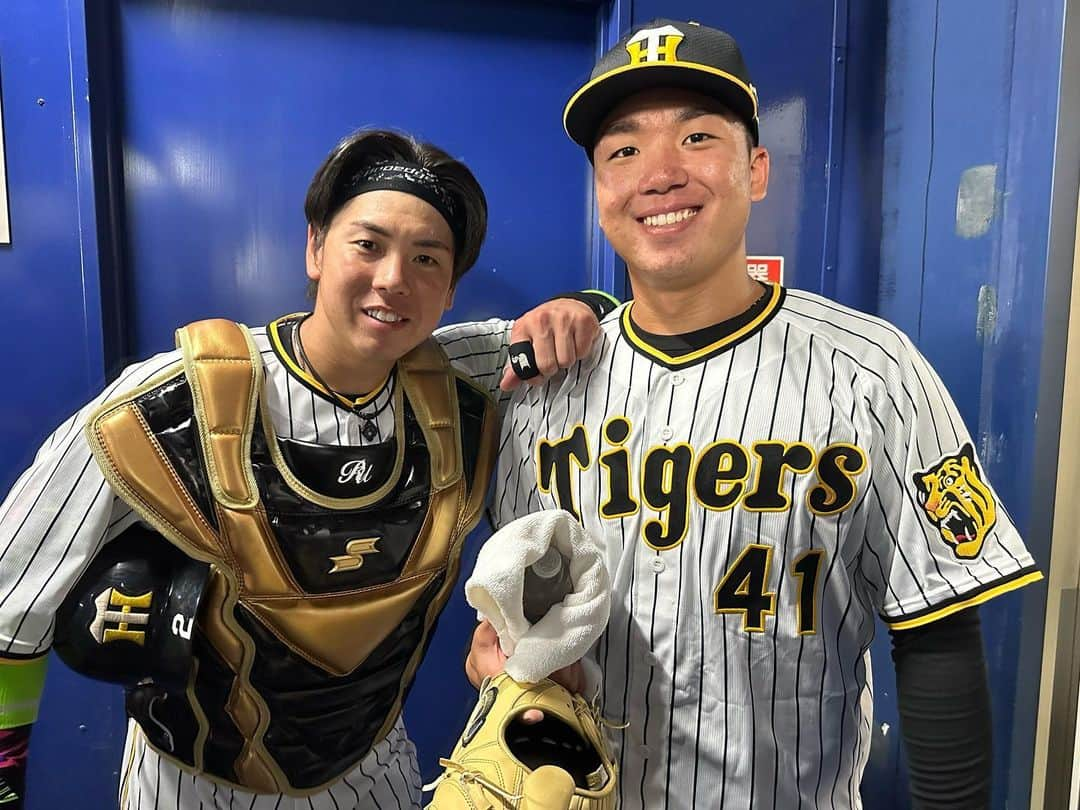 阪神タイガースさんのインスタグラム写真 - (阪神タイガースInstagram)「村上選手•梅野選手の先発バッテリー！応援よろしくお願いします！ #マイナビオールスターゲーム2023 #阪神タイガース #村上頌樹 選手 #梅野隆太郎 選手 #ARE」7月19日 18時34分 - hanshintigers_official