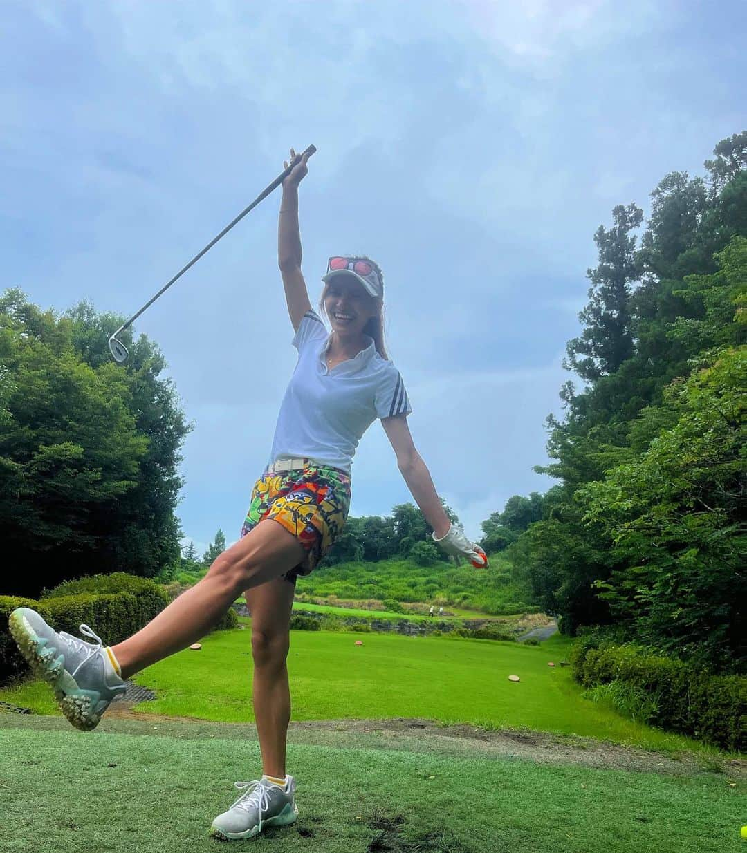 佐野千晃さんのインスタグラム写真 - (佐野千晃Instagram)「最近のマイブームゴルフ⛳️  全然スコア良くならないけど楽しい！  でもさすがに週1ペースでラウンド出ててこんなに下手だと結構考えさせられる。笑  前は頻度が少なかったからしょうがないかなって思うけど、今結構行ってるしな、、、、  なんで上手くならないんやろ、、、、  ってちょっと考え始めた。←遅い  アベレージ100切れるようにがんばろん  #workout #training #sport  #wear #sportwear #スポーツ #筋トレ女子 #筋トレ #ワークアウト #スポーツウェア #筋肉 #筋肉美 #go  #run #running  #marathon  #ゴルフ #ゴルフ女子 #ゴルフ好き #champion #championgolf #adidas #adidasgolf」7月19日 18時36分 - sanochiaki810