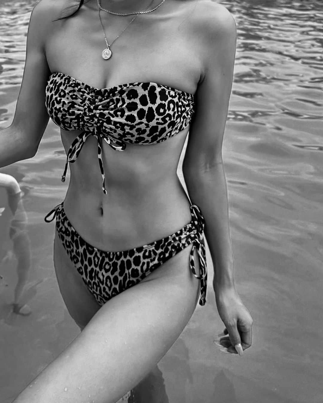 Marika Kajiwaraのインスタグラム：「Bikini👙 ＊ SHEINのビキニ可愛いし安いから 沢山買っちゃう🤤🧡 商品ID→ 3288345 クーポンコード→ 133swim ＊ ＊ ＊ #SHEIN水着 #SHEIN-J-Swimwear  #BeSHEINモデル #ビキニ #bikini #プール」