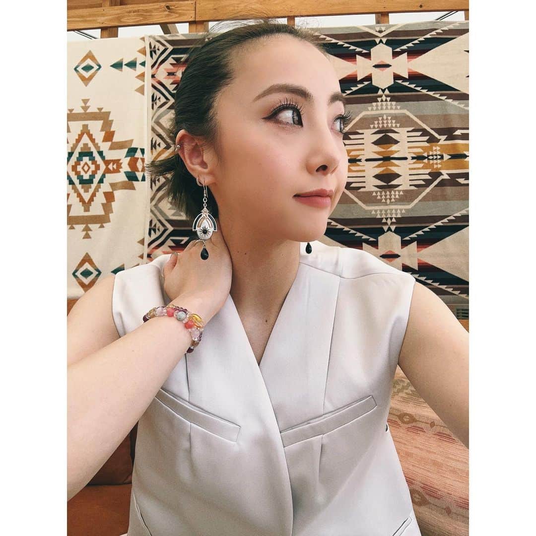 Shizukaさんのインスタグラム写真 - (ShizukaInstagram)「夏が来た🍉 in @izakaya_exile  #DreamShizuka #居酒屋えぐざいる行ったよ #暴風すぎてオールバックになったよ #強風オールバック #シズカノシフク」7月19日 18時46分 - shizuka_dream06