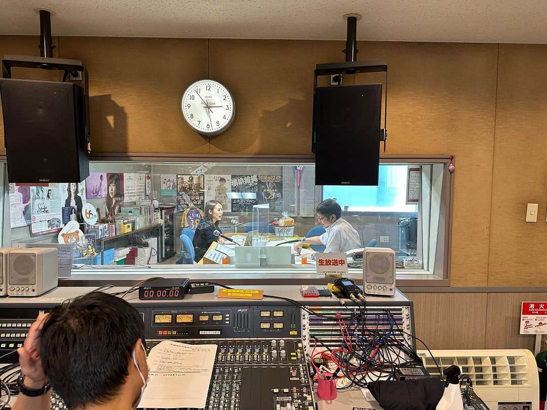 のインスタグラム：「. . \ラジオ日本/ 本日出演します‼️ 12:15頃〜 13:13頃〜  生中継🎤 今日は横浜のどちらの街にお邪魔してるのか...!お楽しみに〜✨✨  「加藤裕介の横浜ポップJ」 @radio_nippon_65th  #ラジオ日本 #ポップJ #横浜」