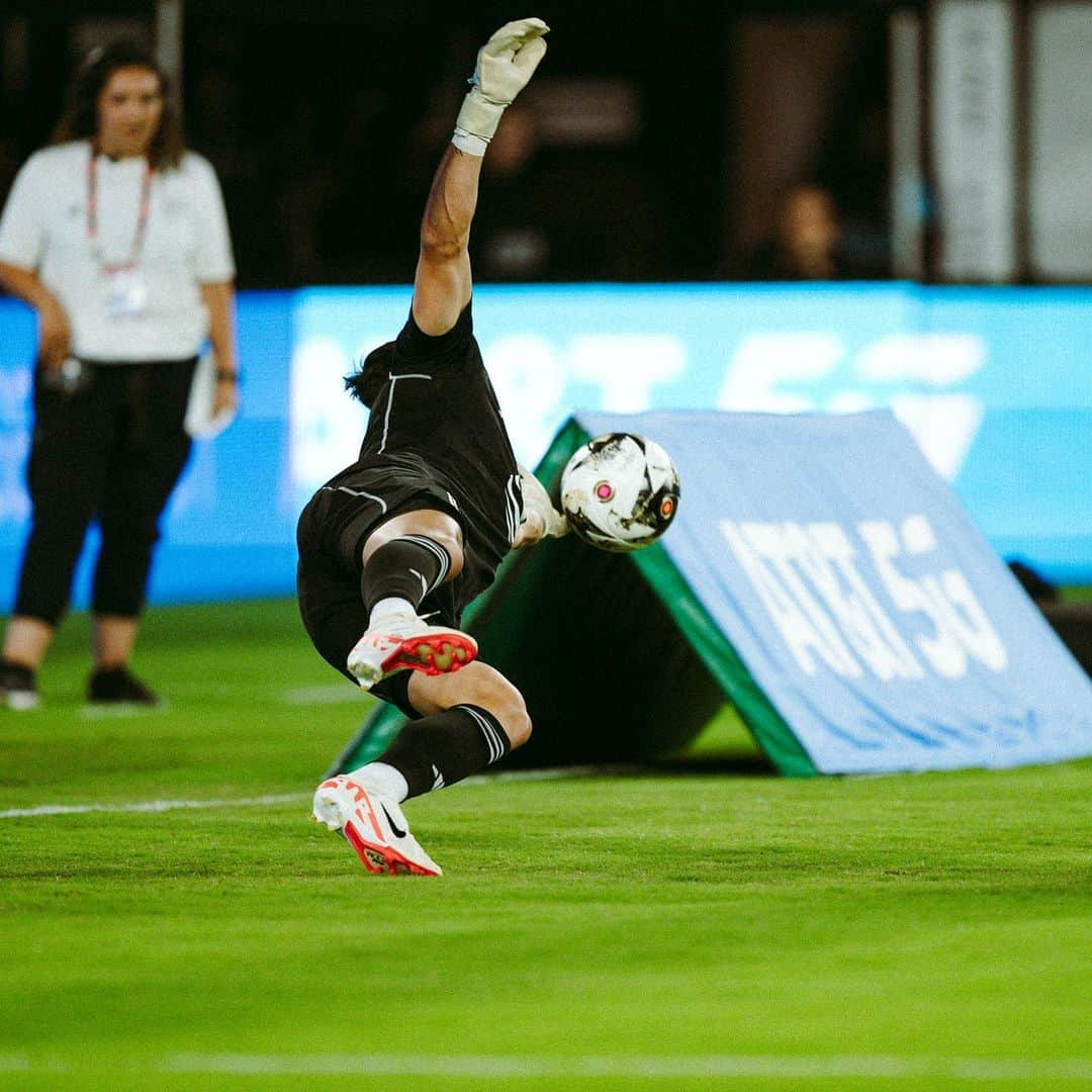 ロマン・ビュルキさんのインスタグラム写真 - (ロマン・ビュルキInstagram)「First @mls All-Star Appearance ⭐️ First Cross and Volley clean sheet 🧼   #AllForCITY x #MLSAllStar」7月19日 11時04分 - rbuerki