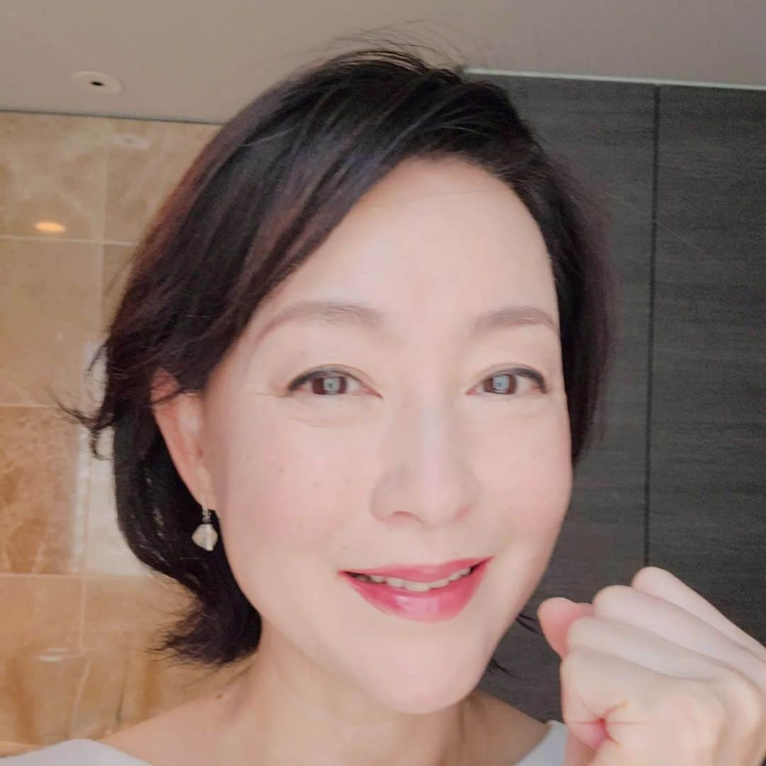 床嶋佳子さんのインスタグラム写真 - (床嶋佳子Instagram)「今日は！ 本日から四国の松山、香川の公演に向け出発します！✈️  松山、香川の皆様宜しくお願い致します‼️💕 #この子たちの夏  #松山 #香川 #床嶋佳子」7月19日 11時50分 - yoshiko.tokoshima