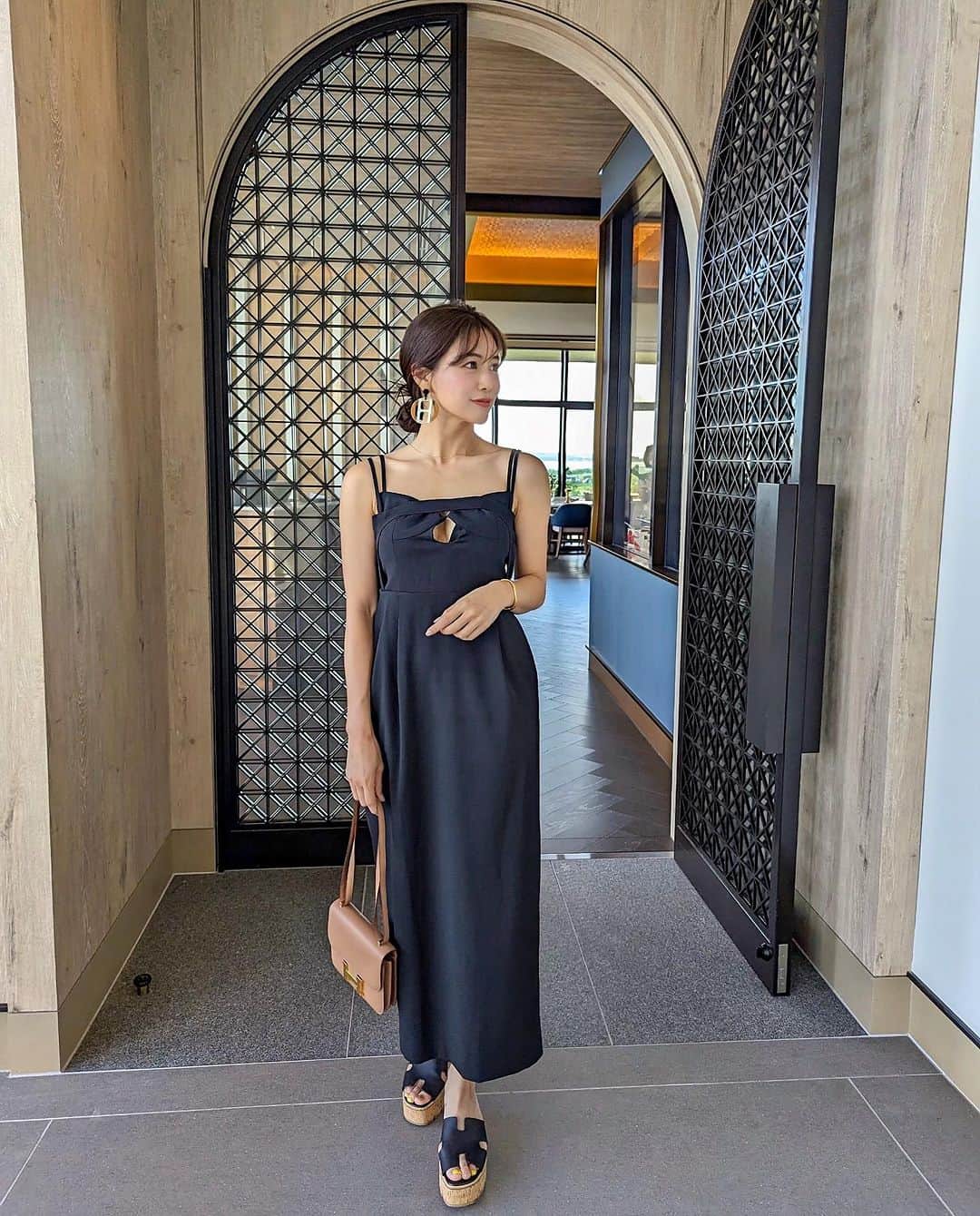 石井里奈さんのインスタグラム写真 - (石井里奈Instagram)「暑くてキャミワンピばかり着てる最近👗 @amerivintage の ...