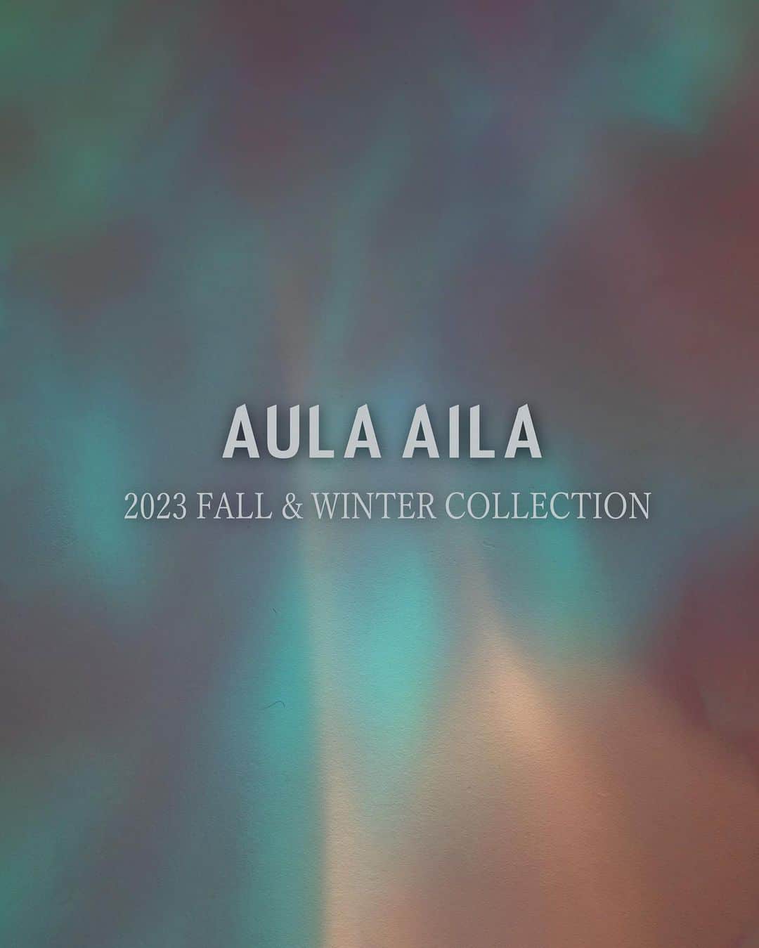 AULA AILAのインスタグラム：「【2023 FALL & WINTER COLLECTION】  SHORT HAND KNIT COLOR OFF WHITE SIZE 0 ¥19,800  LAYERED STRAIGHT SKIRT COLOR BLUE SIZE 0 ¥24,200  ✔️AULA AILA OFFICIAL WEB STOREにて予約受付中」
