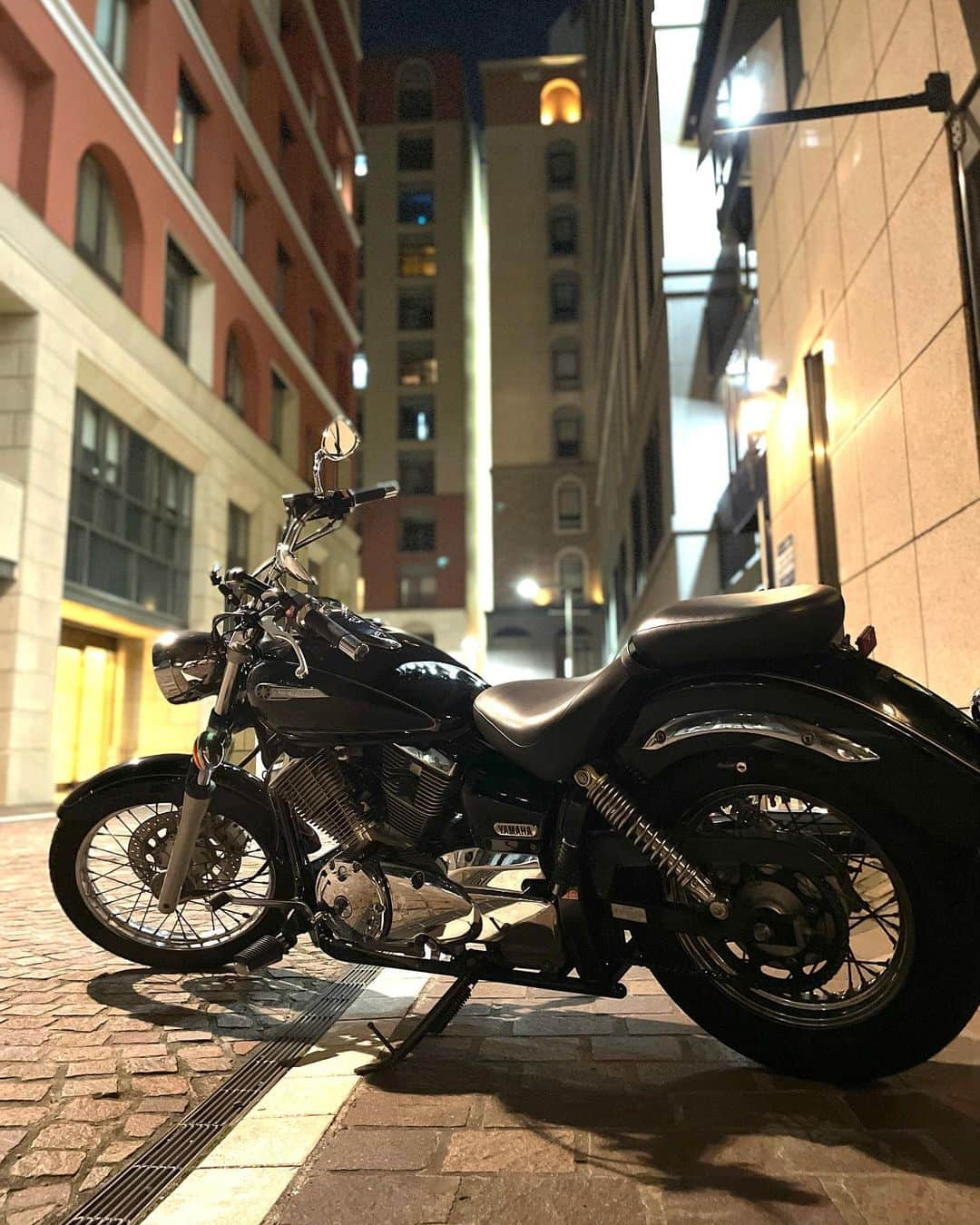 北向珠夕のインスタグラム：「輝く初心者マーク🔰 #イタリア街  #ドラッグスター250  #YAMAHA」