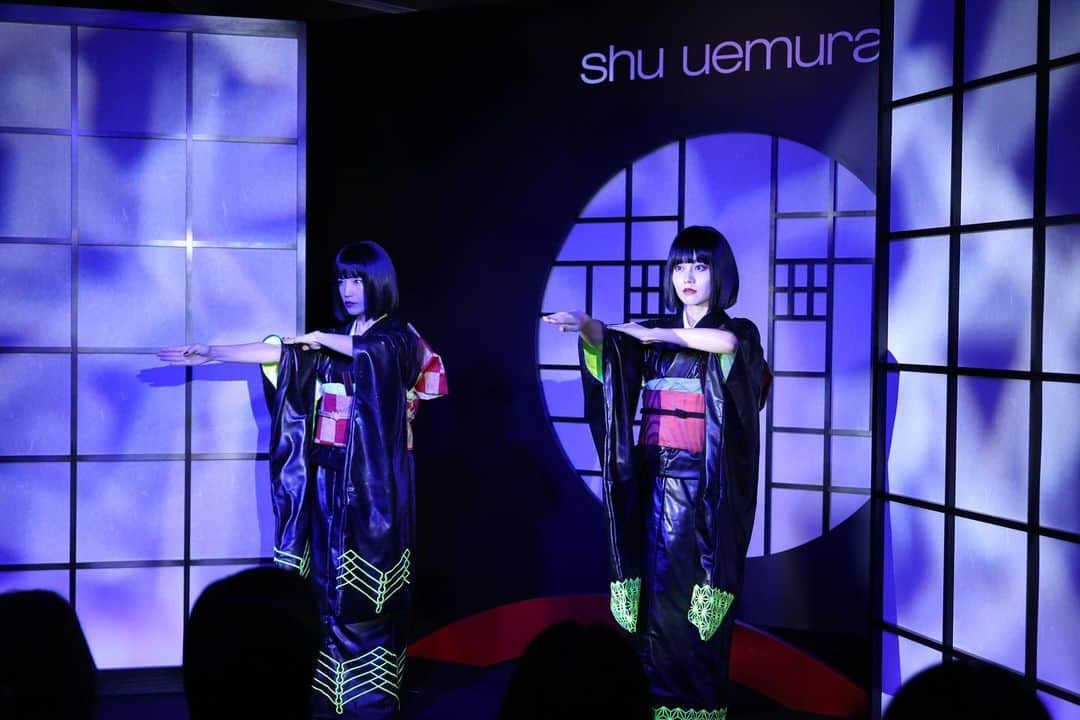 FEMMさんのインスタグラム写真 - (FEMMInstagram)「【shu uemura early autumn collection】  @shuuemura exhibition👭👘💕 Thank you for having us💄💗 R/L  Kimono Dressing @_nozomi0118_  @meiti______1104   #shuuemura #rougeunlimited #rougeunlimitedkinumatte #mattelipstick  #シュウウエムラ #ルージュアンリミテッド #ルージュアンリミテッドキヌマット」7月19日 13時55分 - femm____
